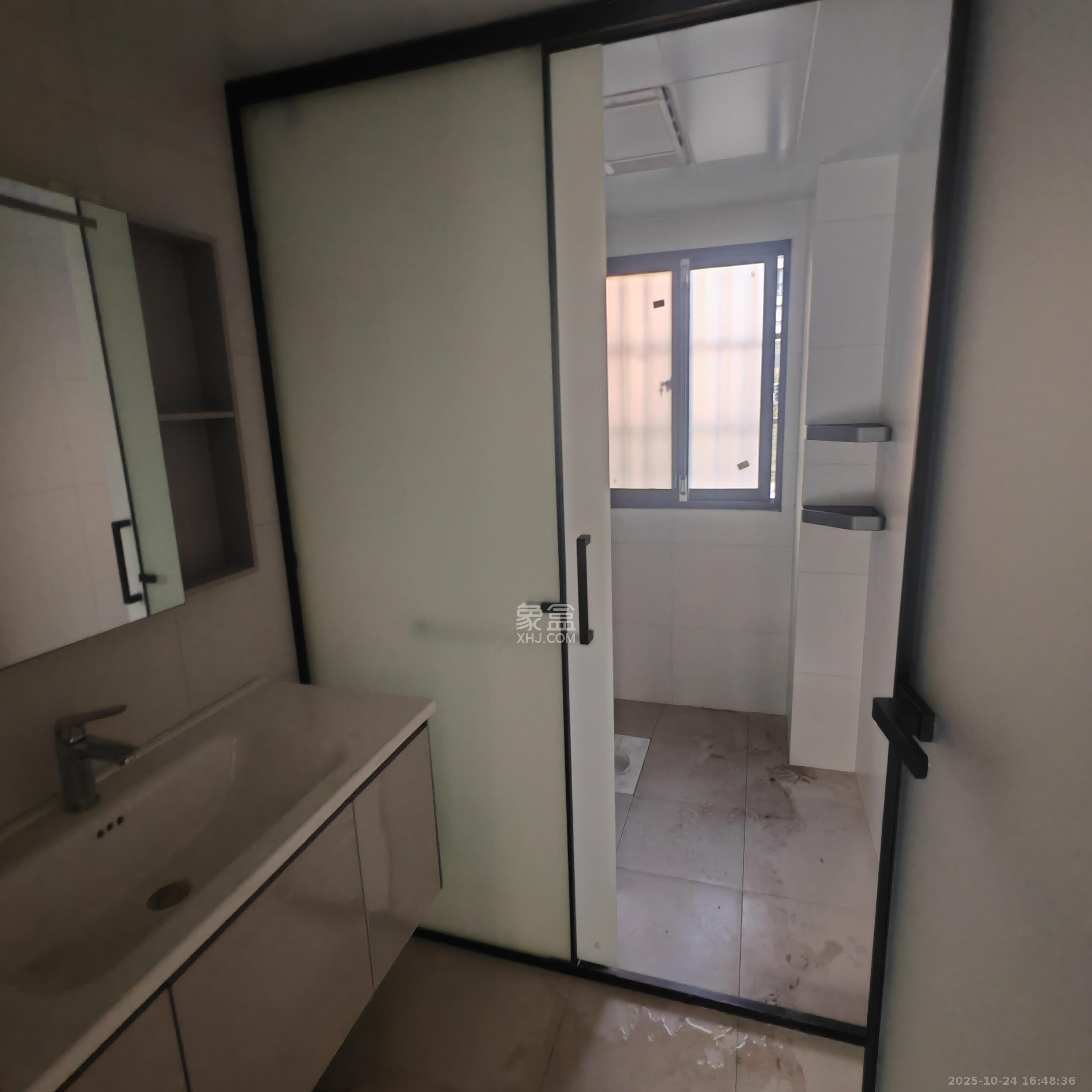 文景家园  4室2厅2卫    3600.0元/月 文景家园  4室2厅2卫    3600.0元/月室内图