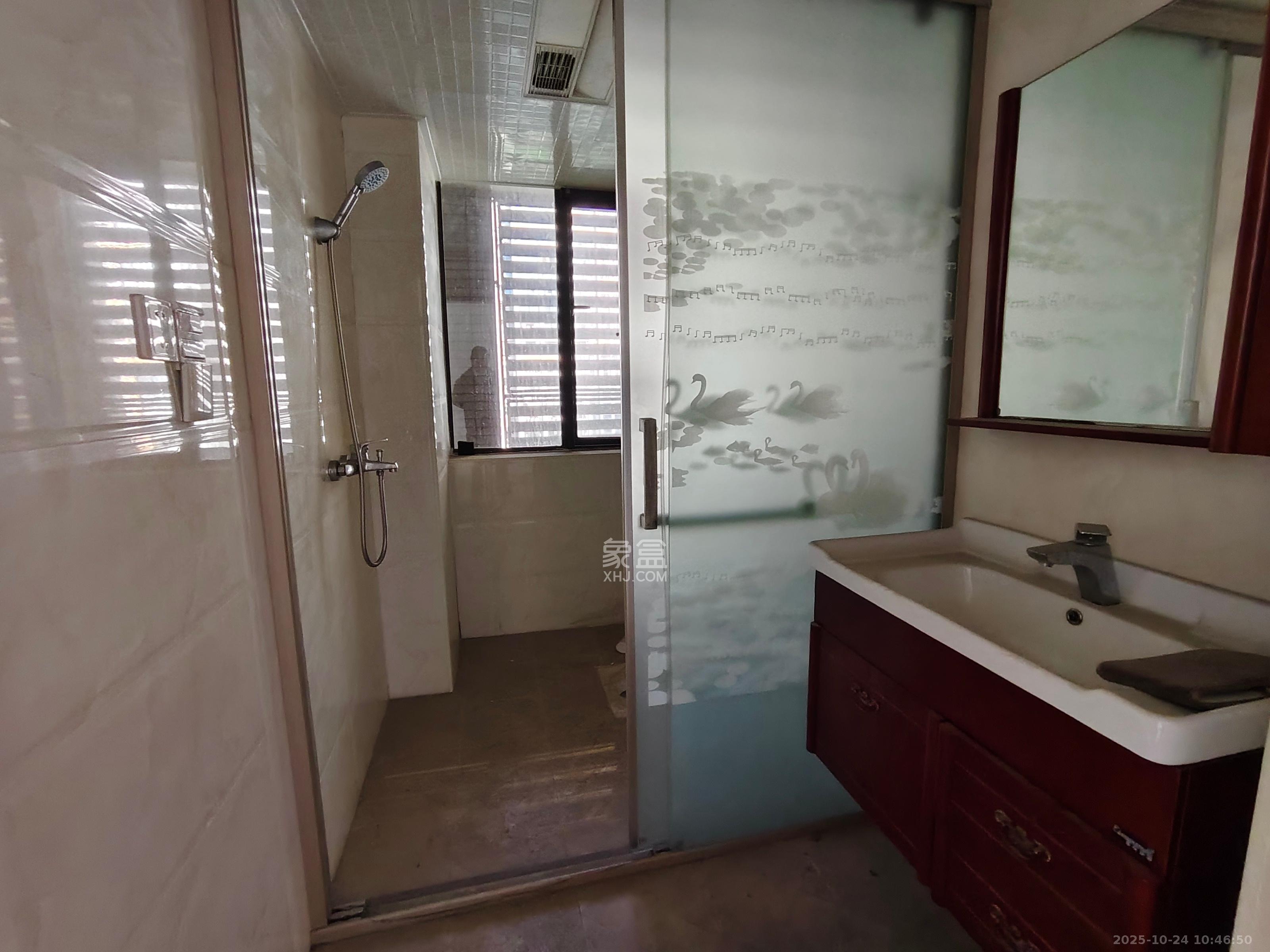 辉煌国际城一期  3室2厅2卫    2800.0元/月 辉煌国际城一期  3室2厅2卫    2800.0元/月室内图