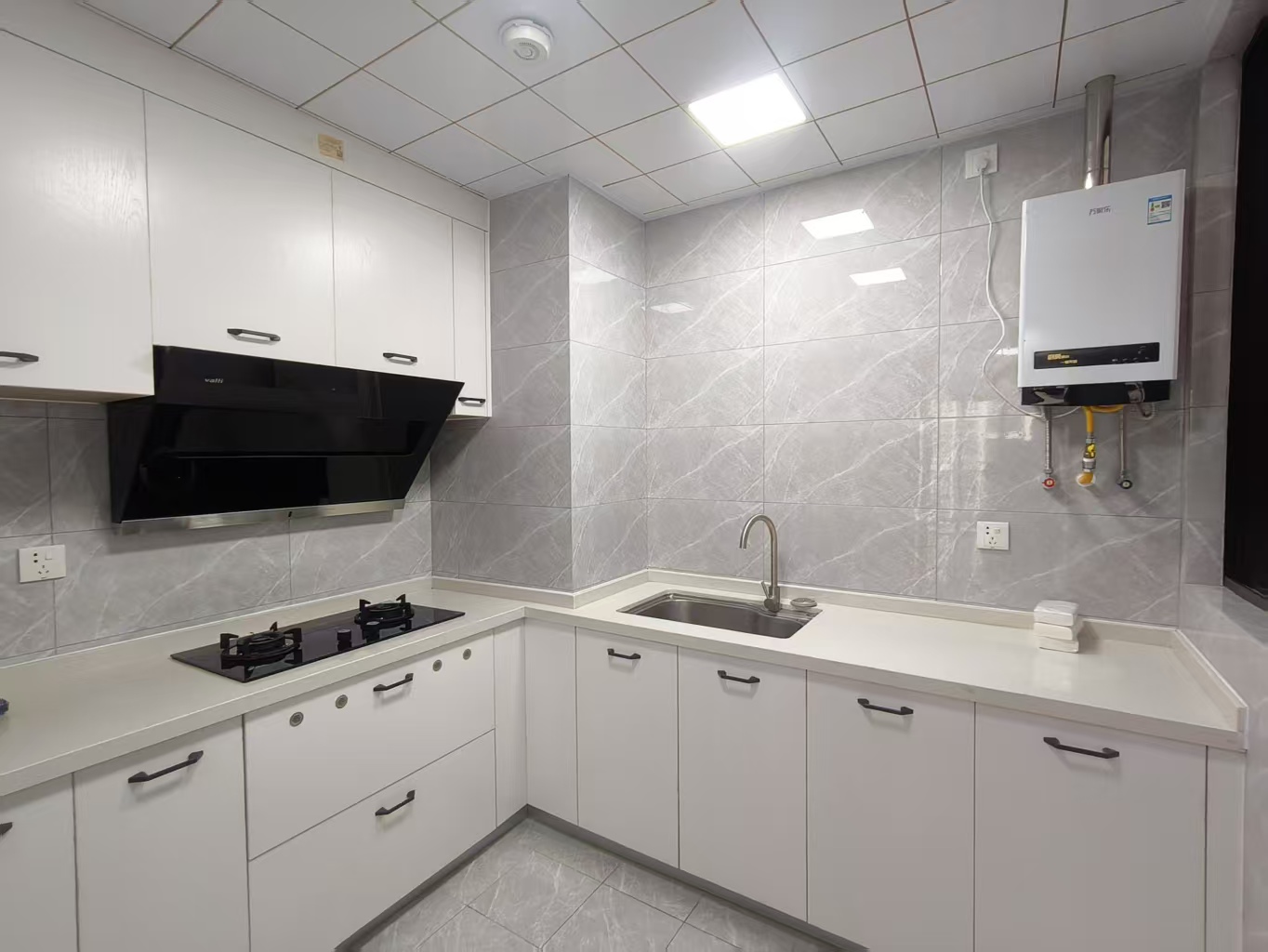 和风家园二期碧海居  3室2厅2卫    2500.0元/月室内图