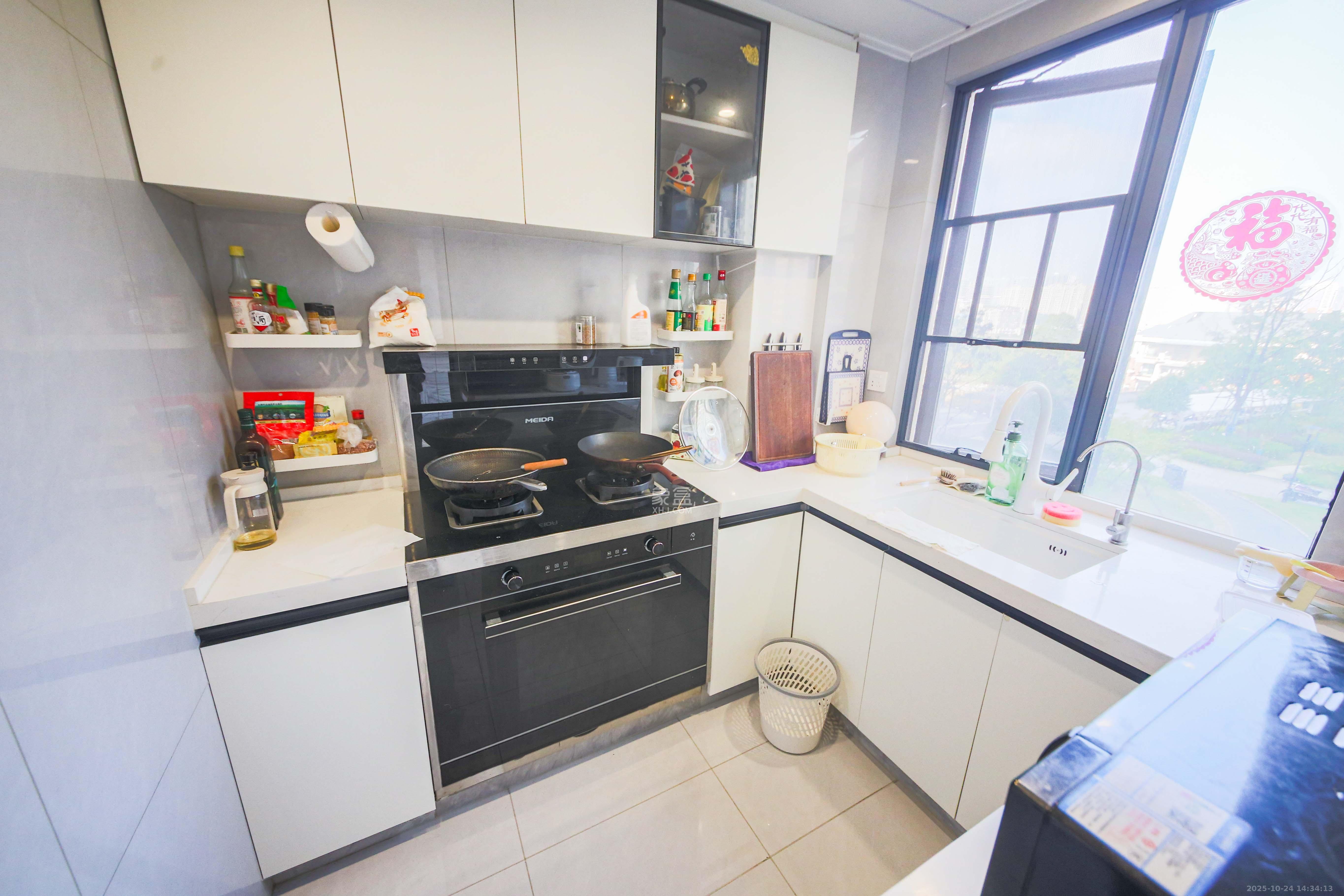 博林云栖  3室2厅2卫    170.0万厨房