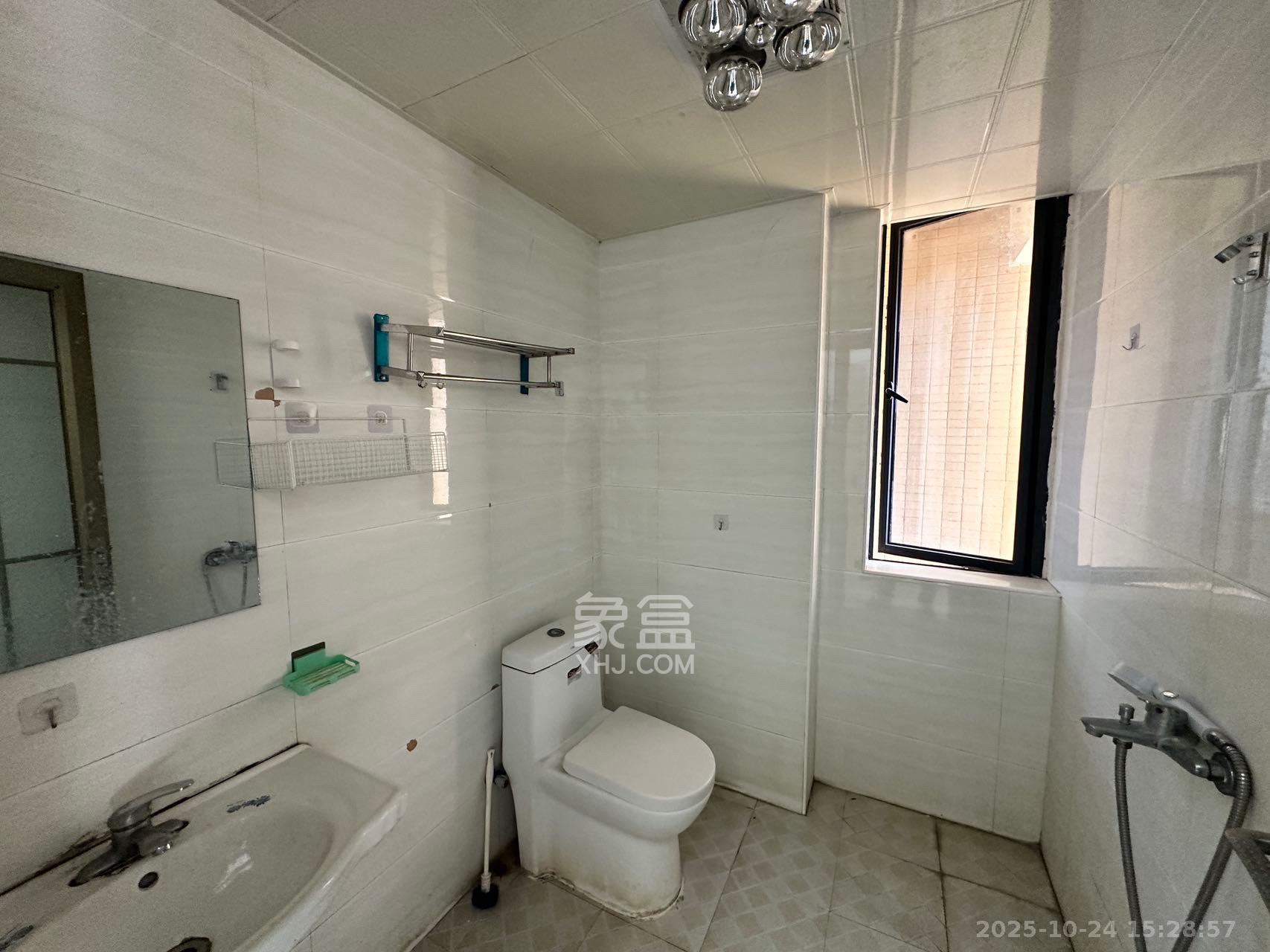 嘉福长安郡(融信澜悦、嘉福好美家园)  1室2厅1卫    2300.0元/月 嘉福长安郡(融信澜悦、嘉福好美家园)  1室2厅1卫    2300.0元/月室内图