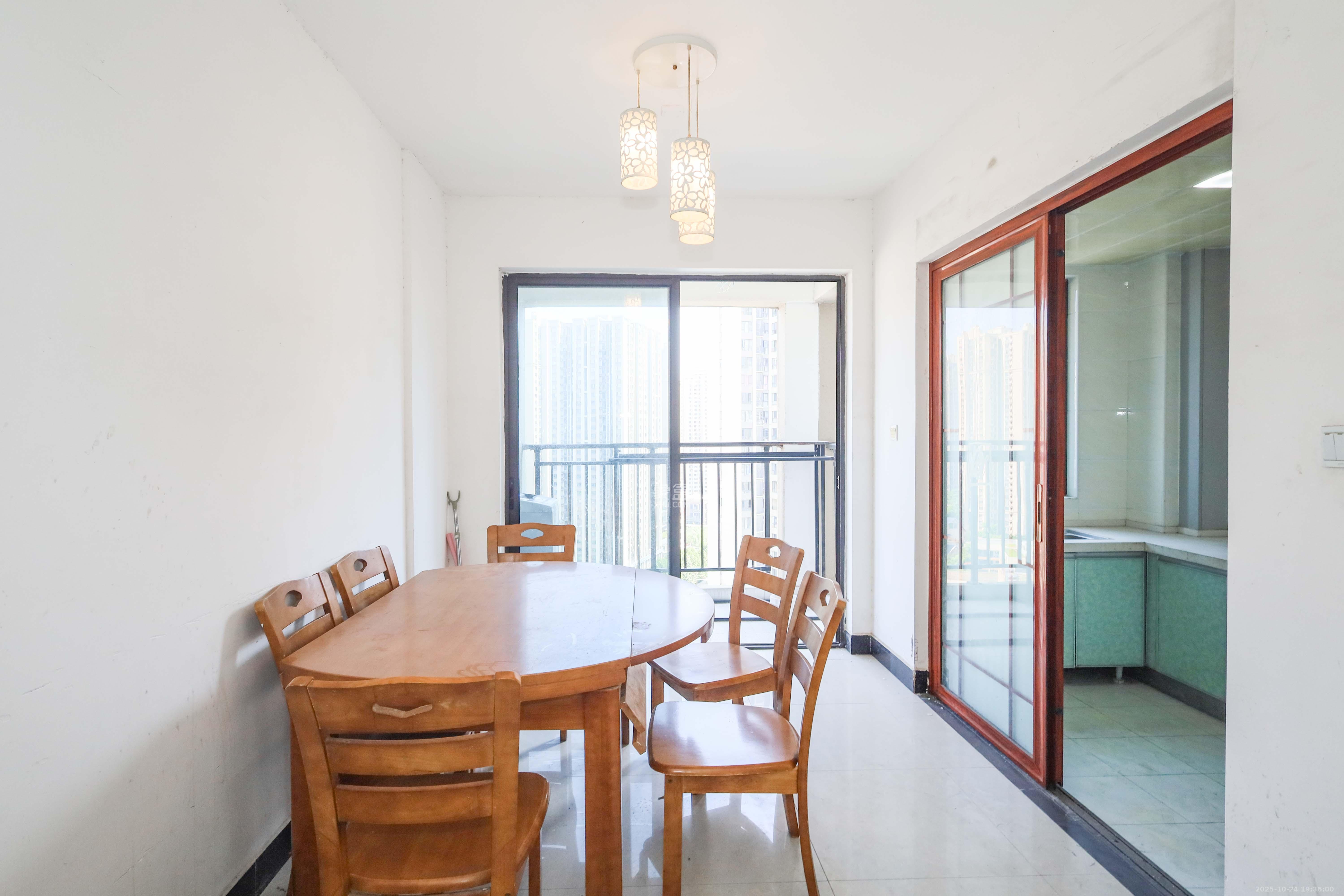 中国铁建梅溪青秀二期  4室2厅2卫    145.0万其他