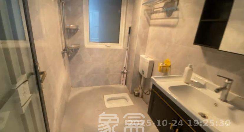 怡海星城  5室2厅2卫    2300.0元/月室内图