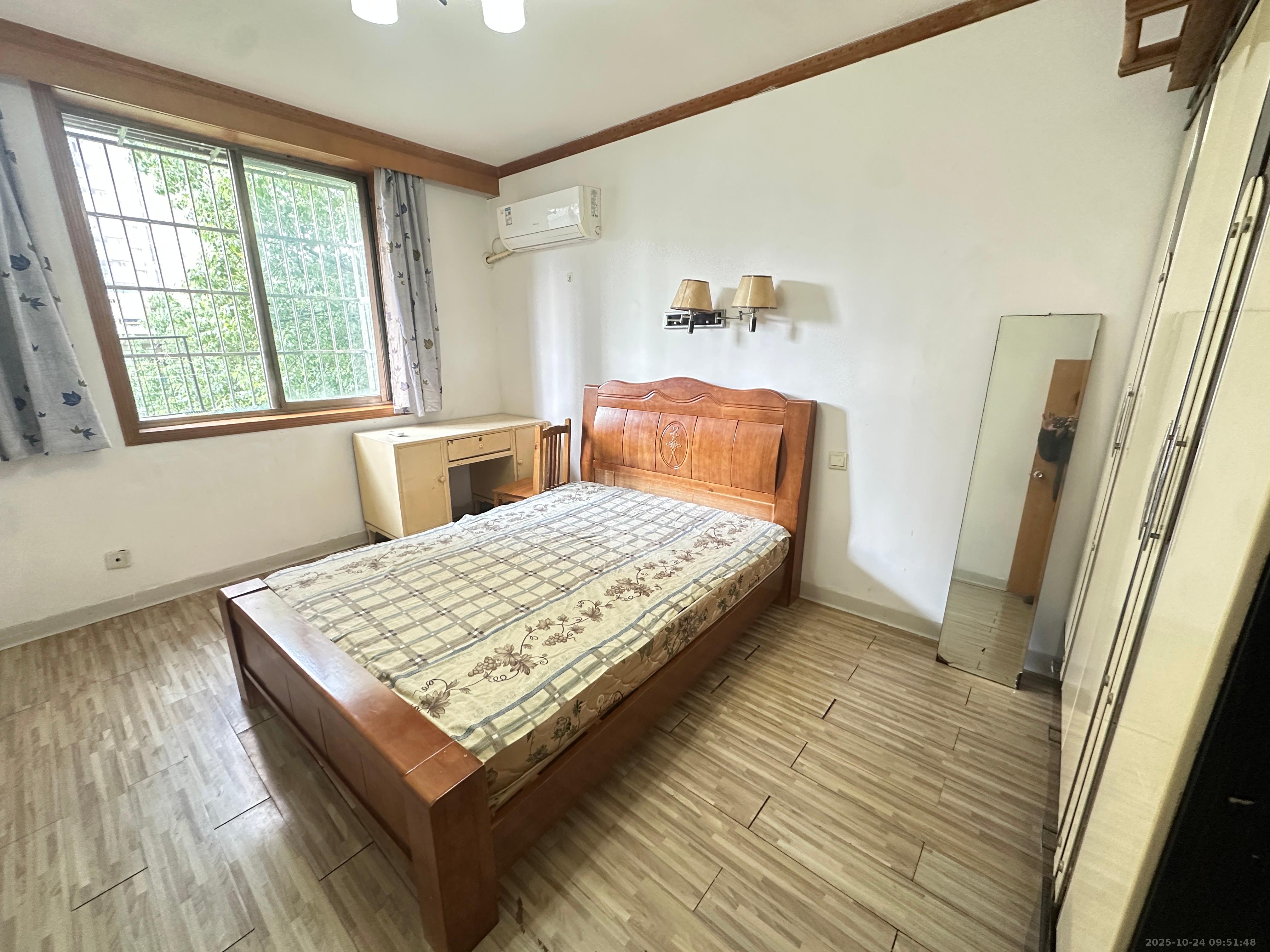 轻苑小区 3室1厅1卫 2200.0元/月 轻苑小区 3室1厅1卫 2200.0元/月室内图