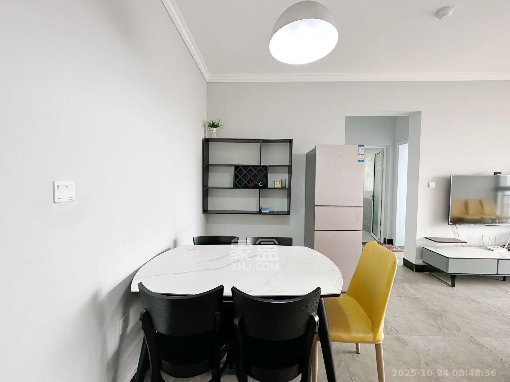 国泰九龙湾  3室2厅1卫    2100.0元/月室内图