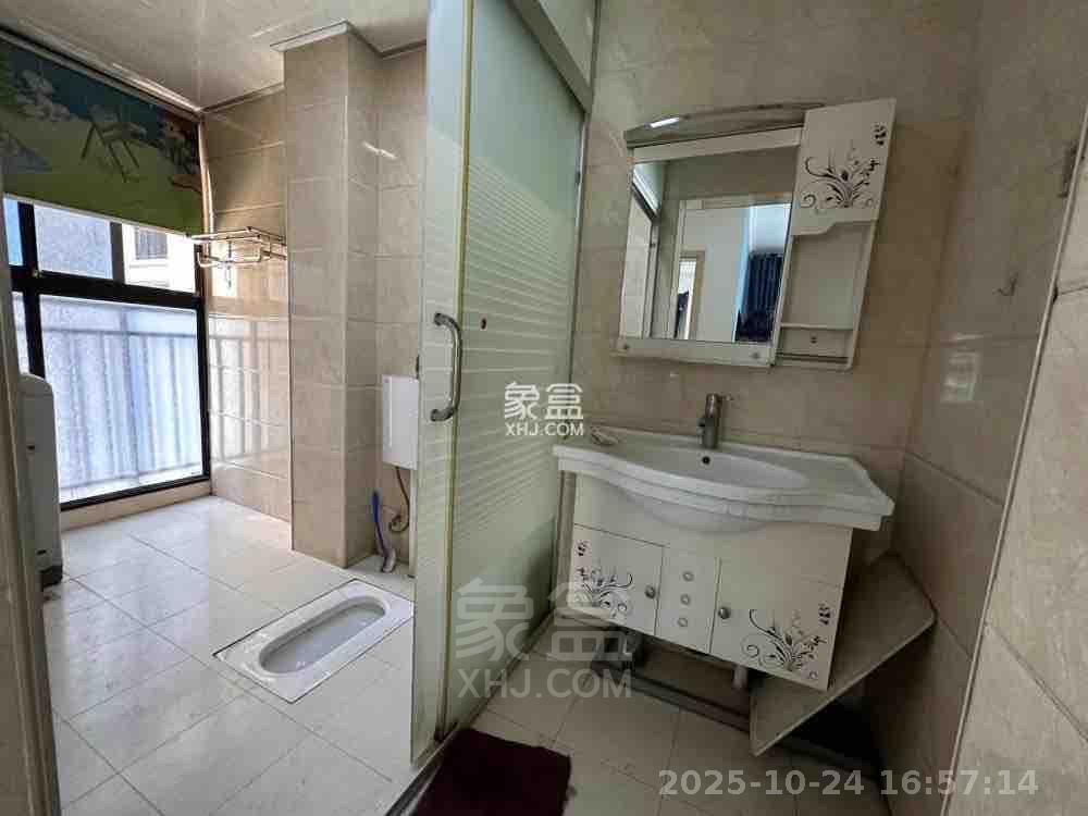 龙腾国际  1室1厅1卫    1400.0元/月室内图1