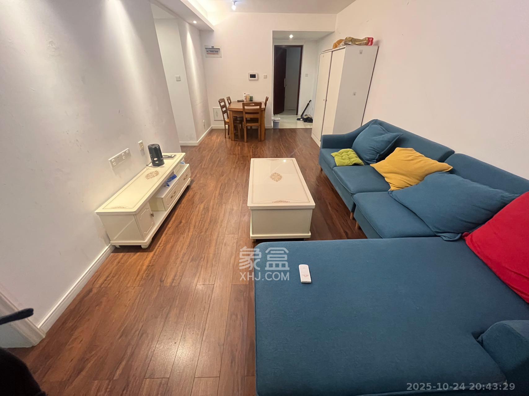 万科魅力之城观澜里  3室2厅2卫    2550.0元/月室内图