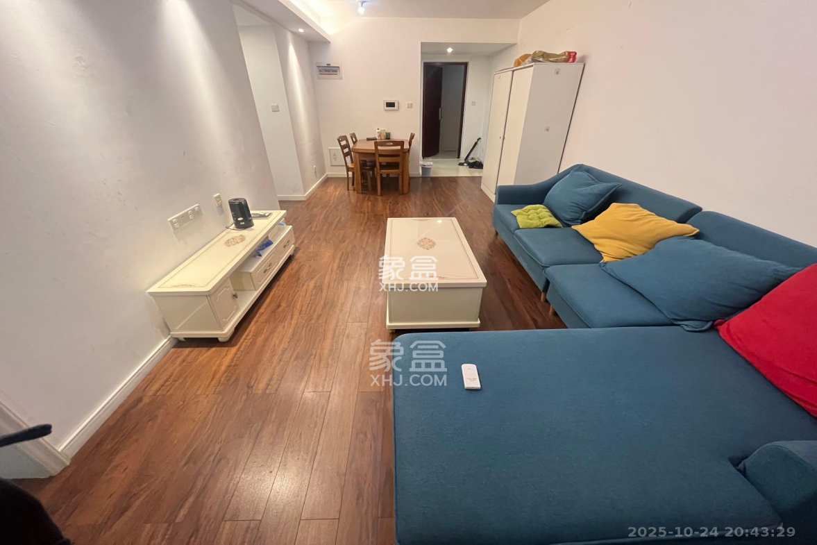 万科魅力之城观澜里  3室2厅2卫    2550.0元/月 万科魅力之城观澜里  3室2厅2卫    2550.0元/月室内图