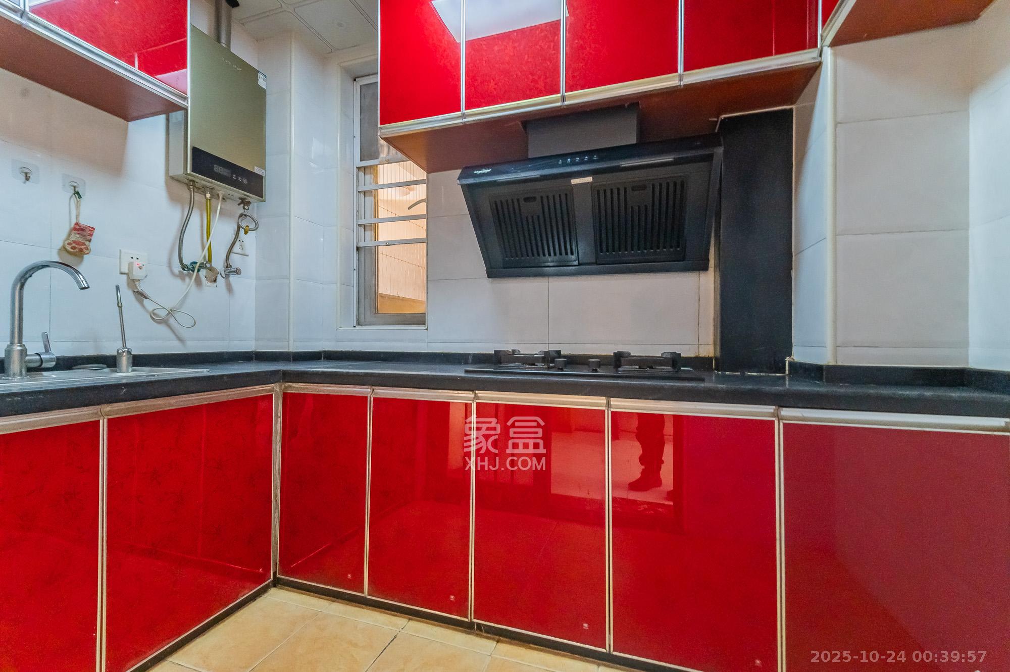 MOMA当代广场 3室2厅1卫 56.0万 MOMA当代广场 3室2厅1卫 56.0万厨房