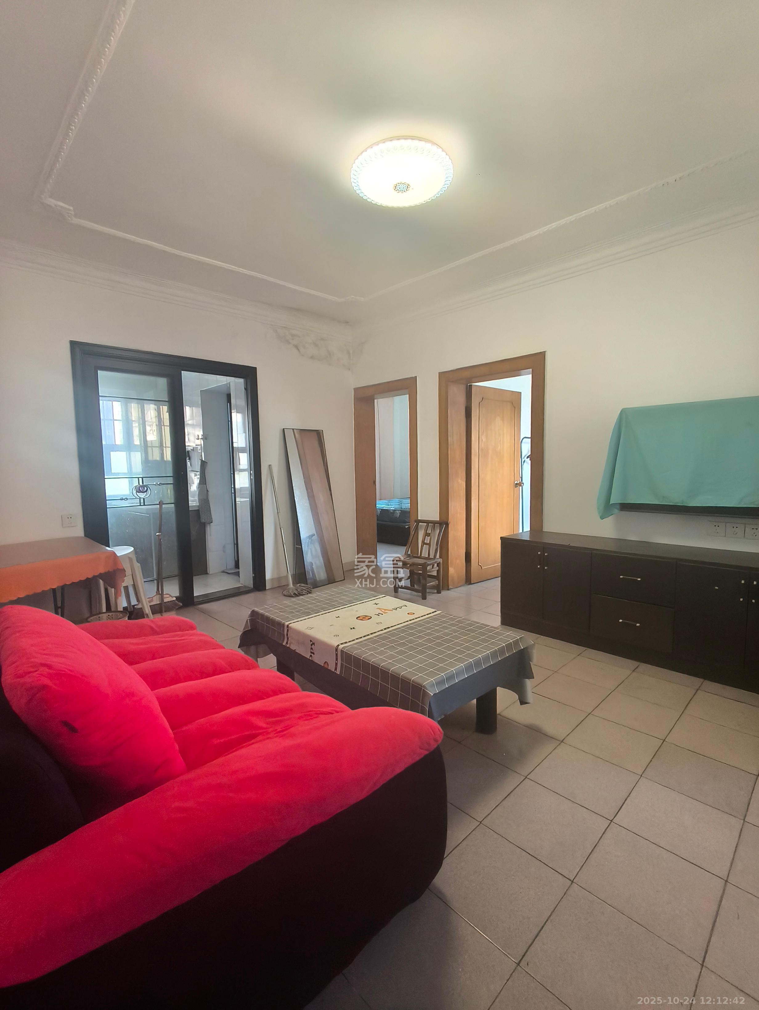 公交园小区(公交新村)  1室0厅0卫    1700.0元/月 公交园小区(公交新村)  1室0厅0卫    1700.0元/月室内图