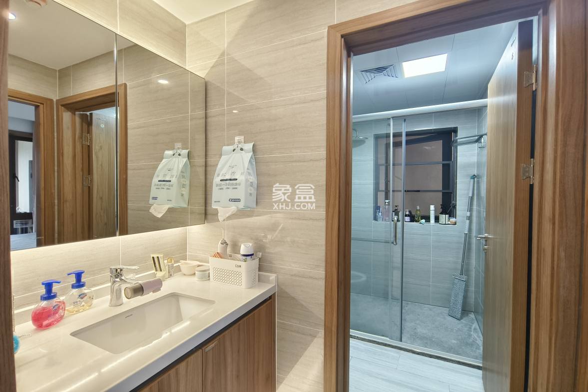 海航豪庭南苑  2室2厅2卫    4000.0元/月 海航豪庭南苑  2室2厅2卫    4000.0元/月室内图