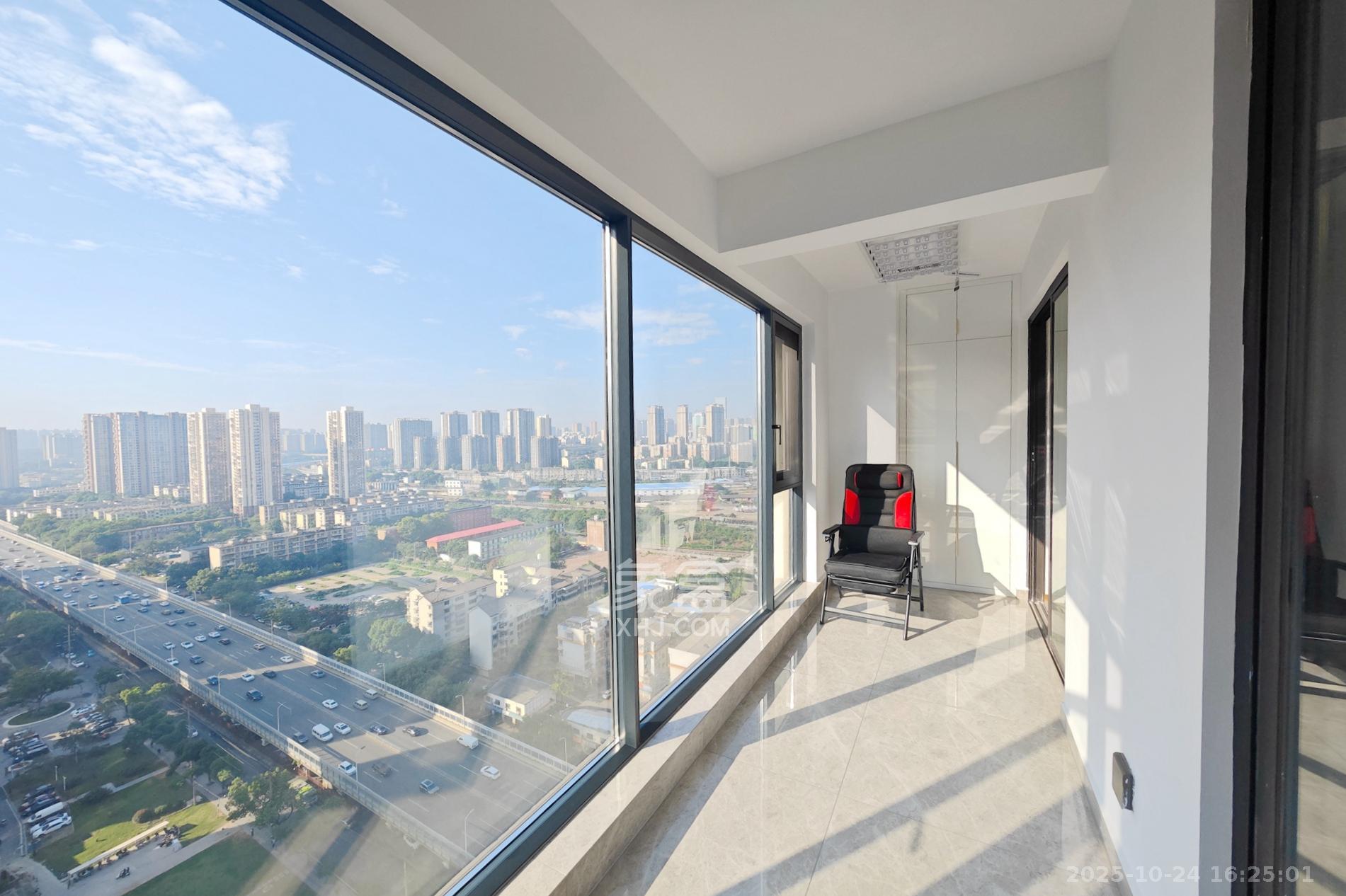 旭辉国悦府 4室2厅2卫 190.0万 旭辉国悦府 4室2厅2卫 190.0万阳台