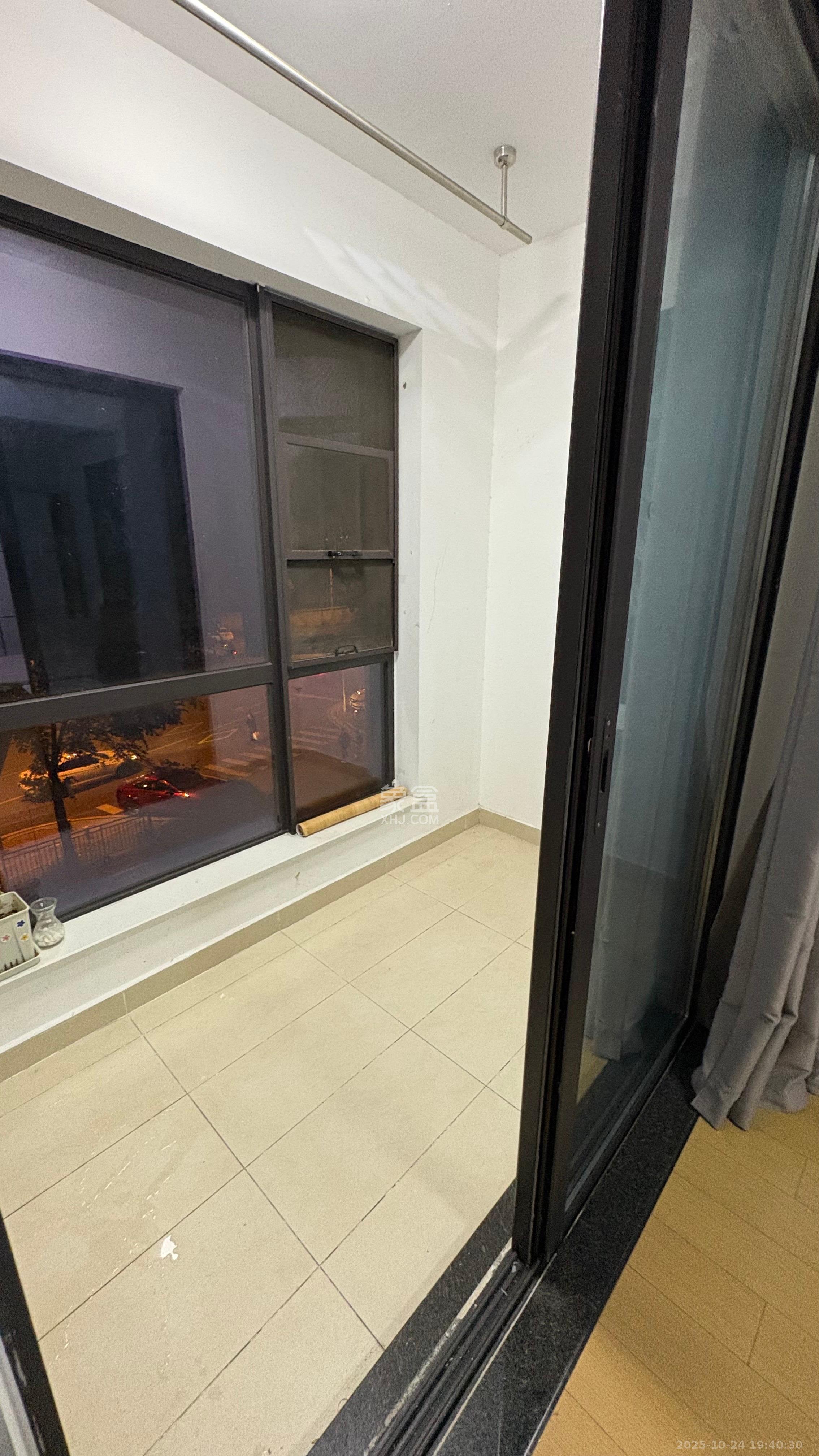 中海新城熙岸(中信新城五期)  1室1厅1卫    1300.0元/月 中海新城熙岸(中信新城五期)  1室1厅1卫    1300.0元/月室内图