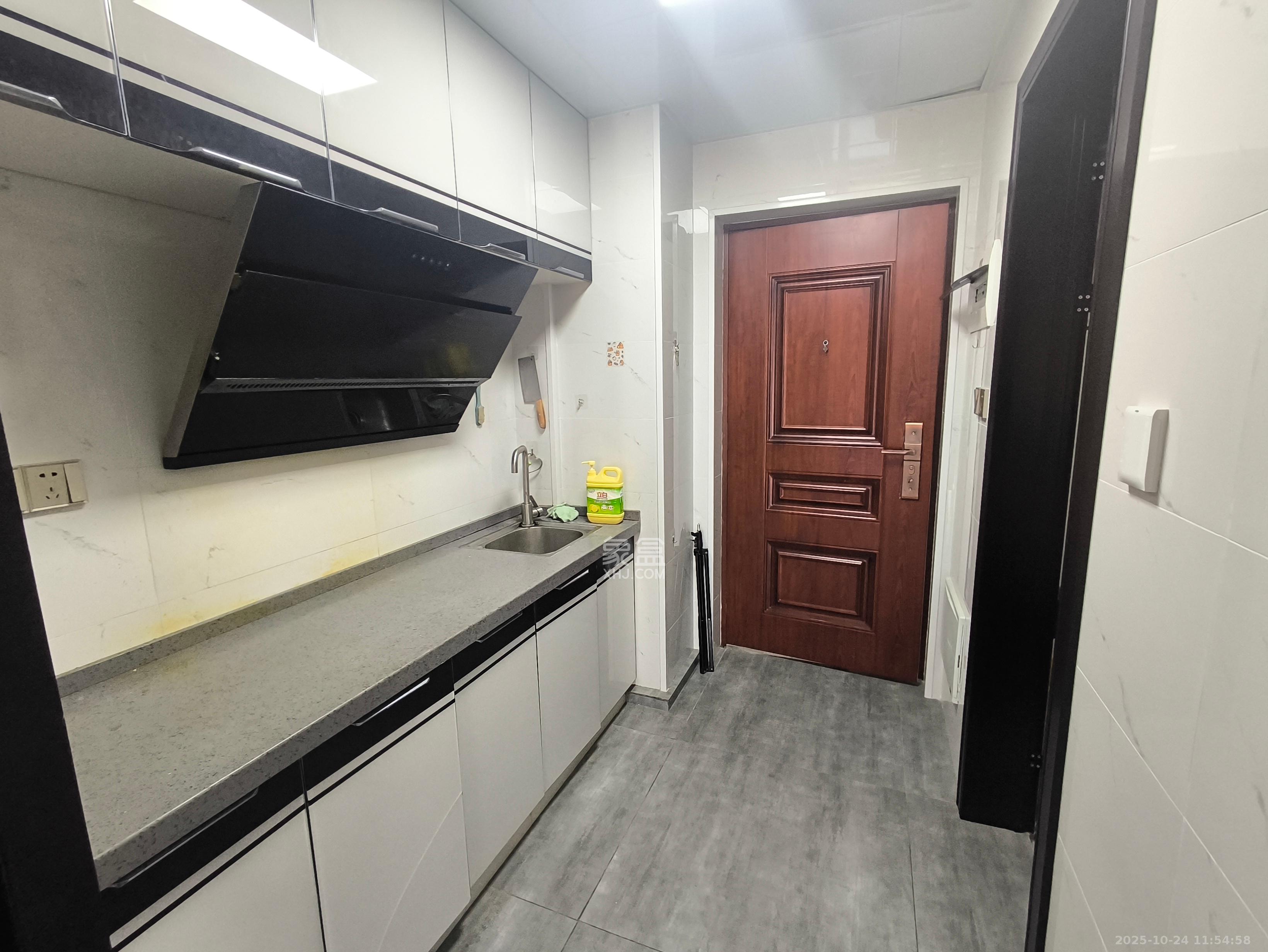 钱隆世家  1室1厅1卫    1400.0元/月 钱隆世家  1室1厅1卫    1400.0元/月室内图