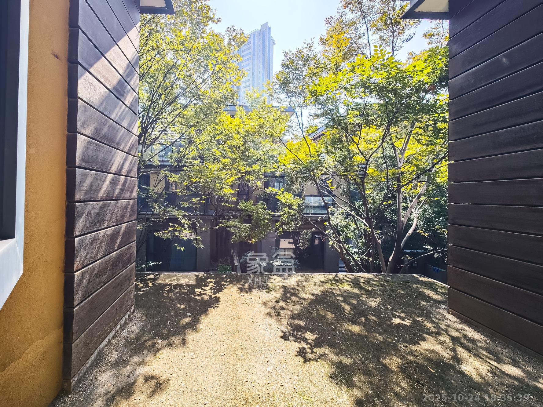 湘江壹号一二三期（创远湘江壹号）  5室2厅4卫    720.0万阳台
