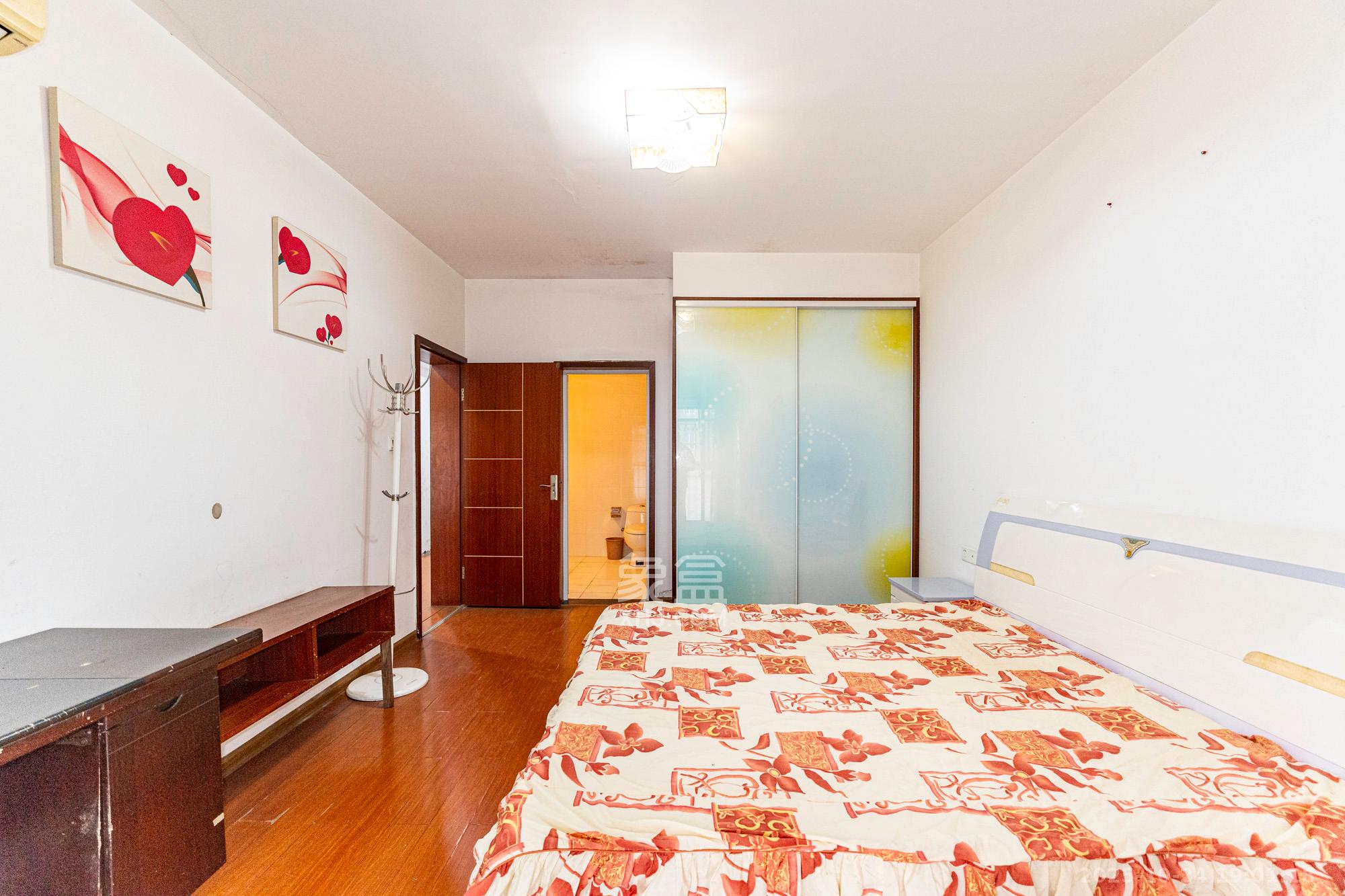 星城雅郡  3室2厅1卫    66.28万卧室