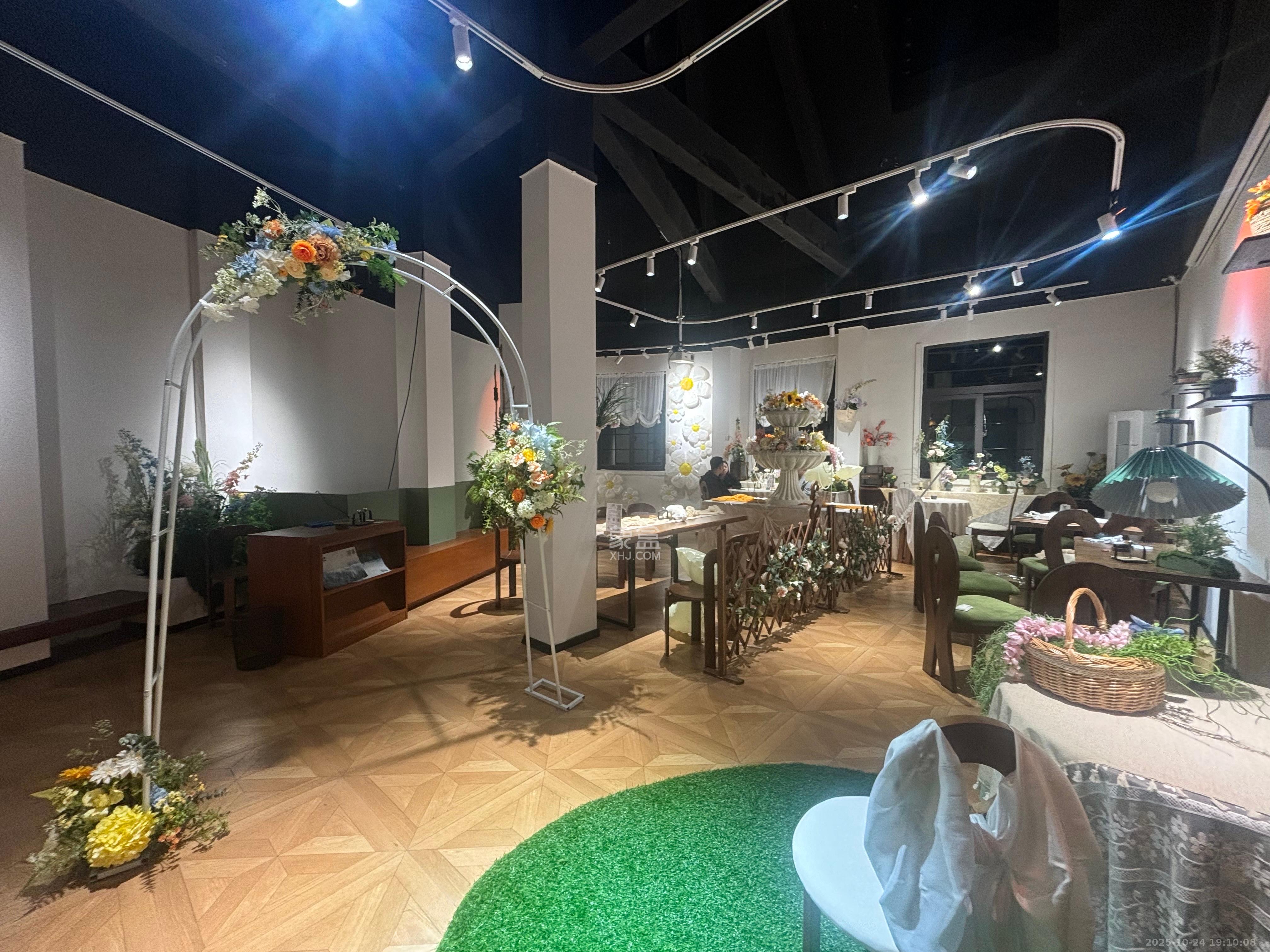 保利香槟国际C区   120.0㎡      6000.0元/月室内图