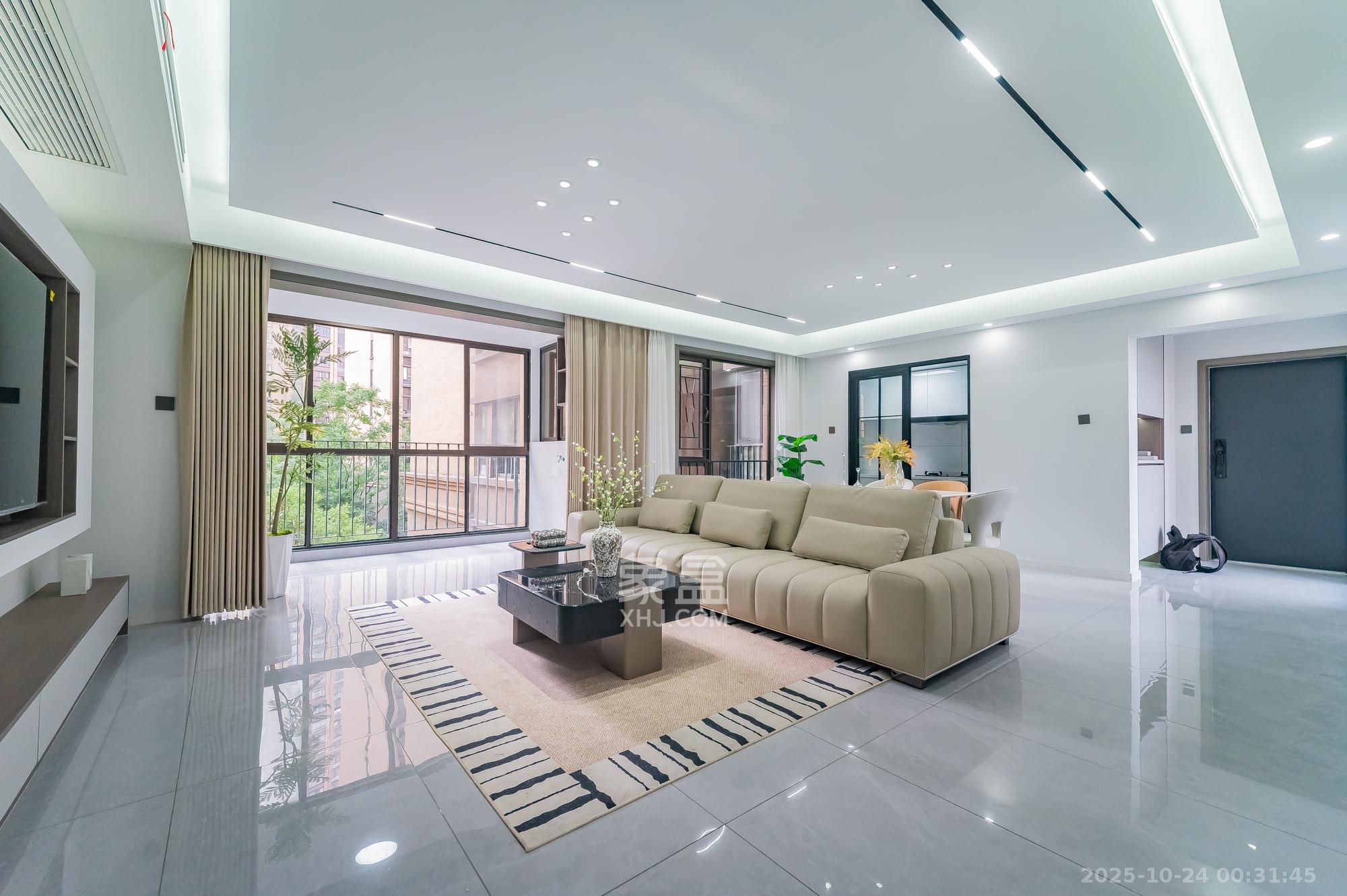 华润凤凰城三期  3室2厅2卫    96.0万