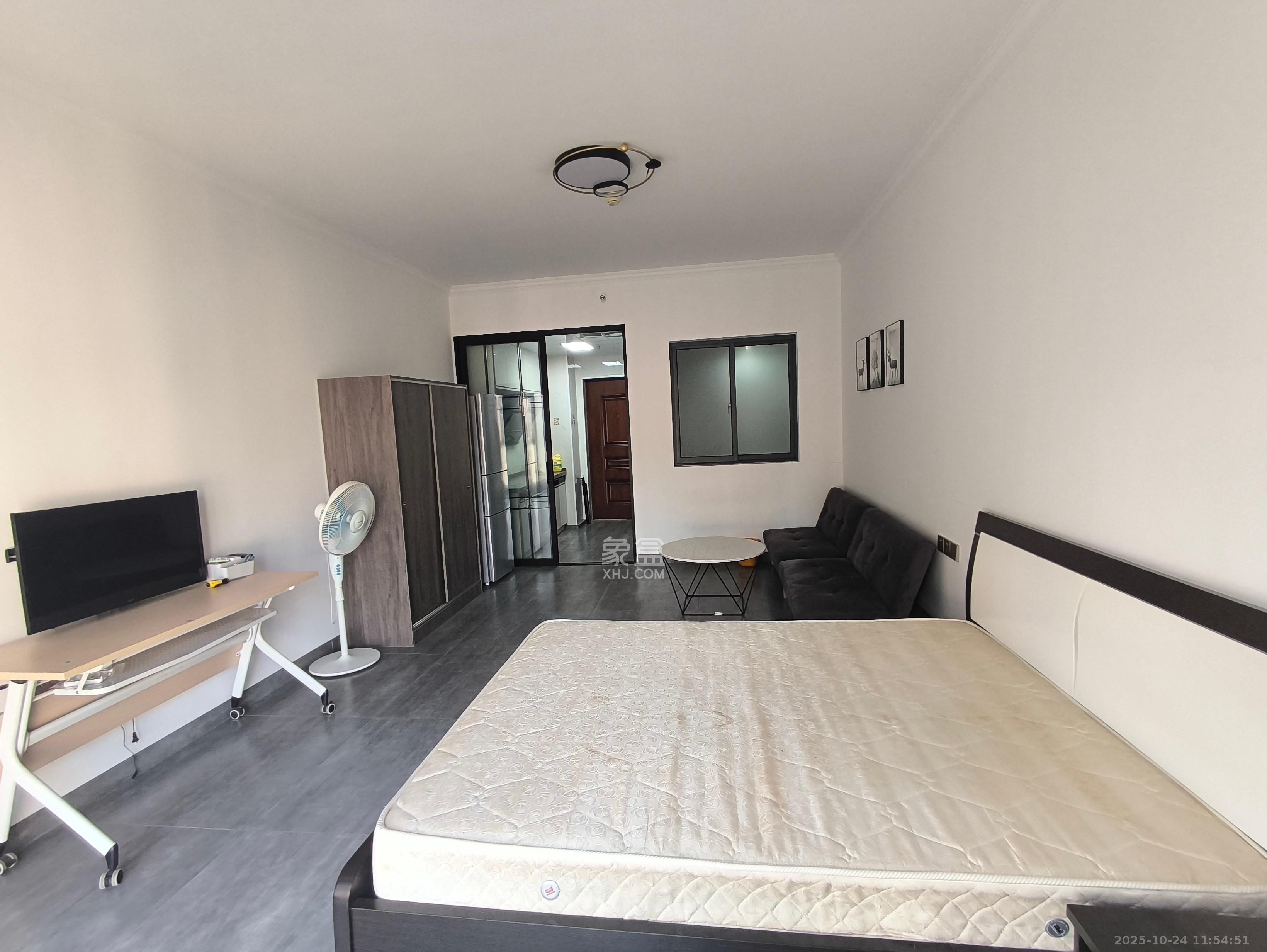 钱隆世家  1室1厅1卫    1400.0元/月 钱隆世家  1室1厅1卫    1400.0元/月室内图