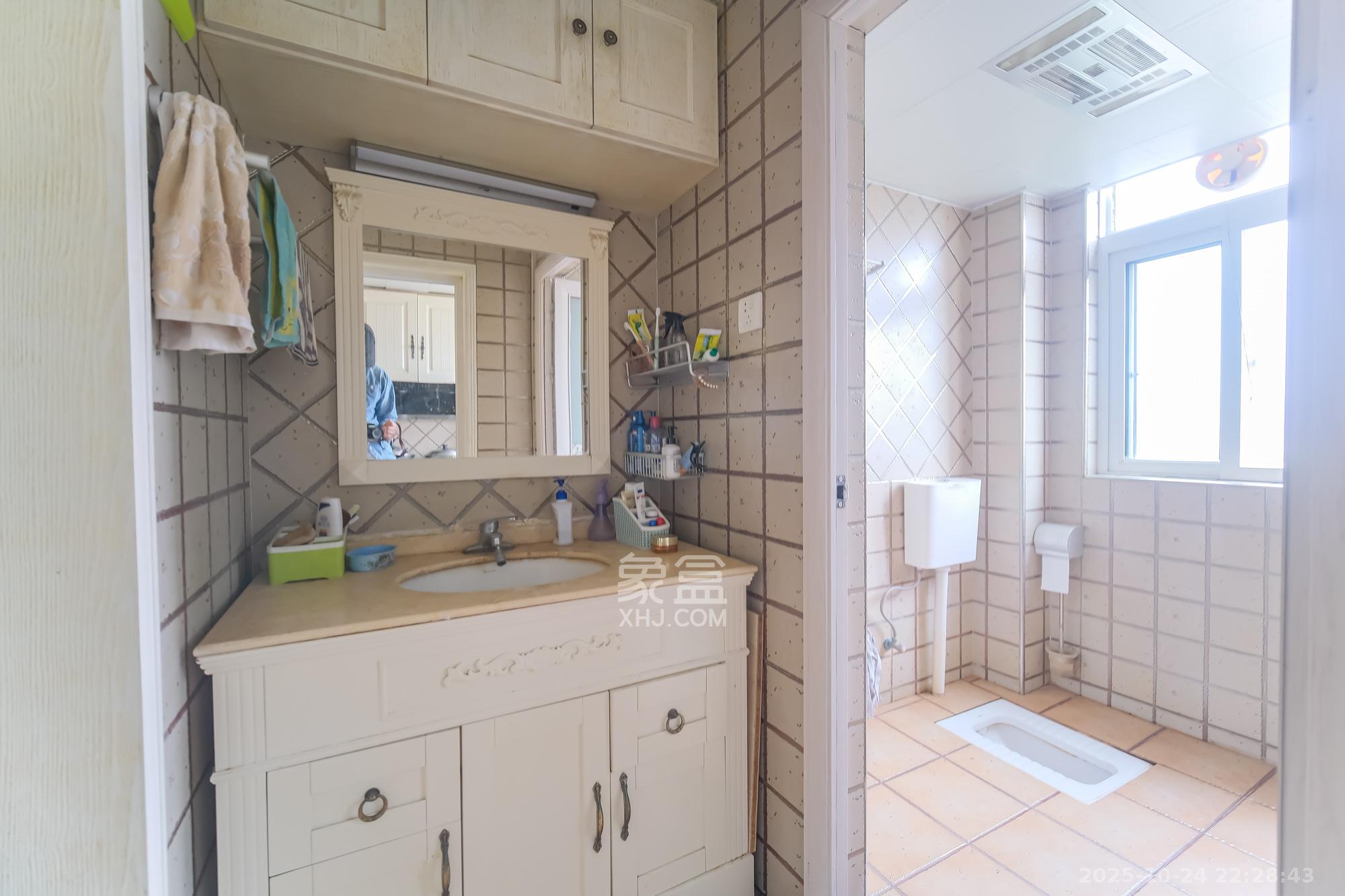 山水湾  4室2厅2卫    85.0万 山水湾  4室2厅2卫    85.0万卫生间