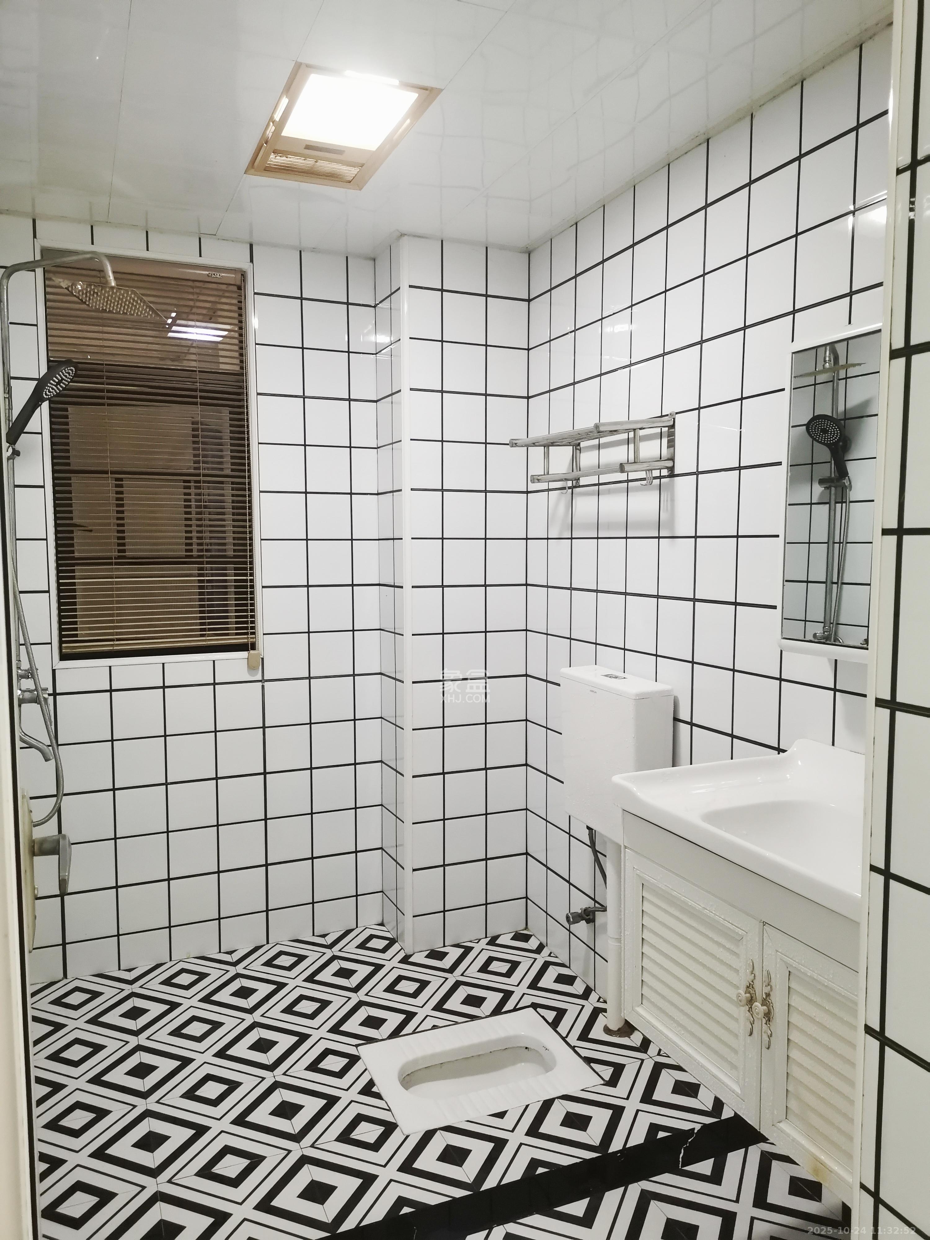 卓越浅水湾  3室2厅2卫    2700.0元/月 卓越浅水湾  3室2厅2卫    2700.0元/月室内图