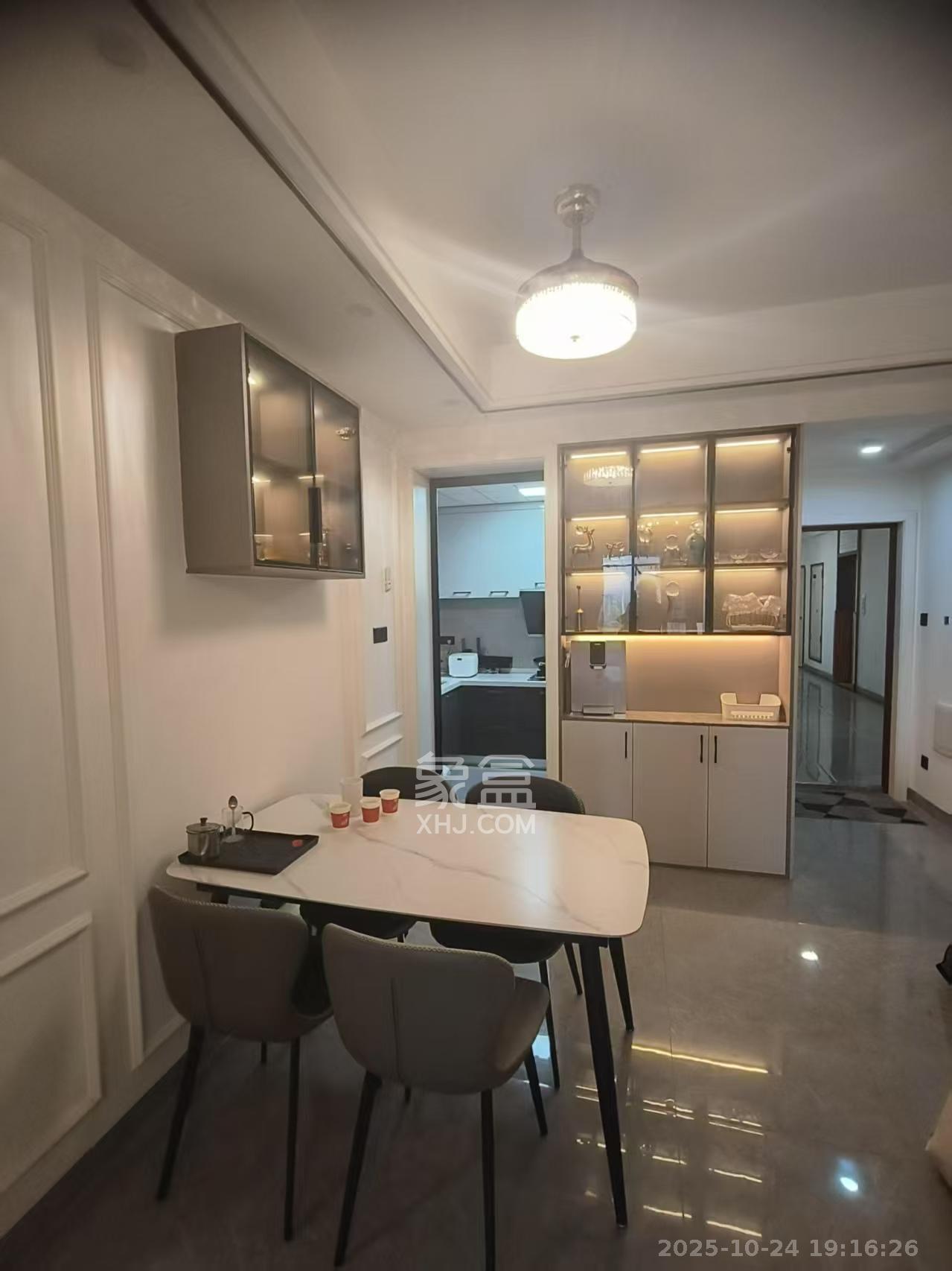 山水梅溪雅郡  3室2厅2卫    2900.0元/月 山水梅溪雅郡  3室2厅2卫    2900.0元/月室内图1