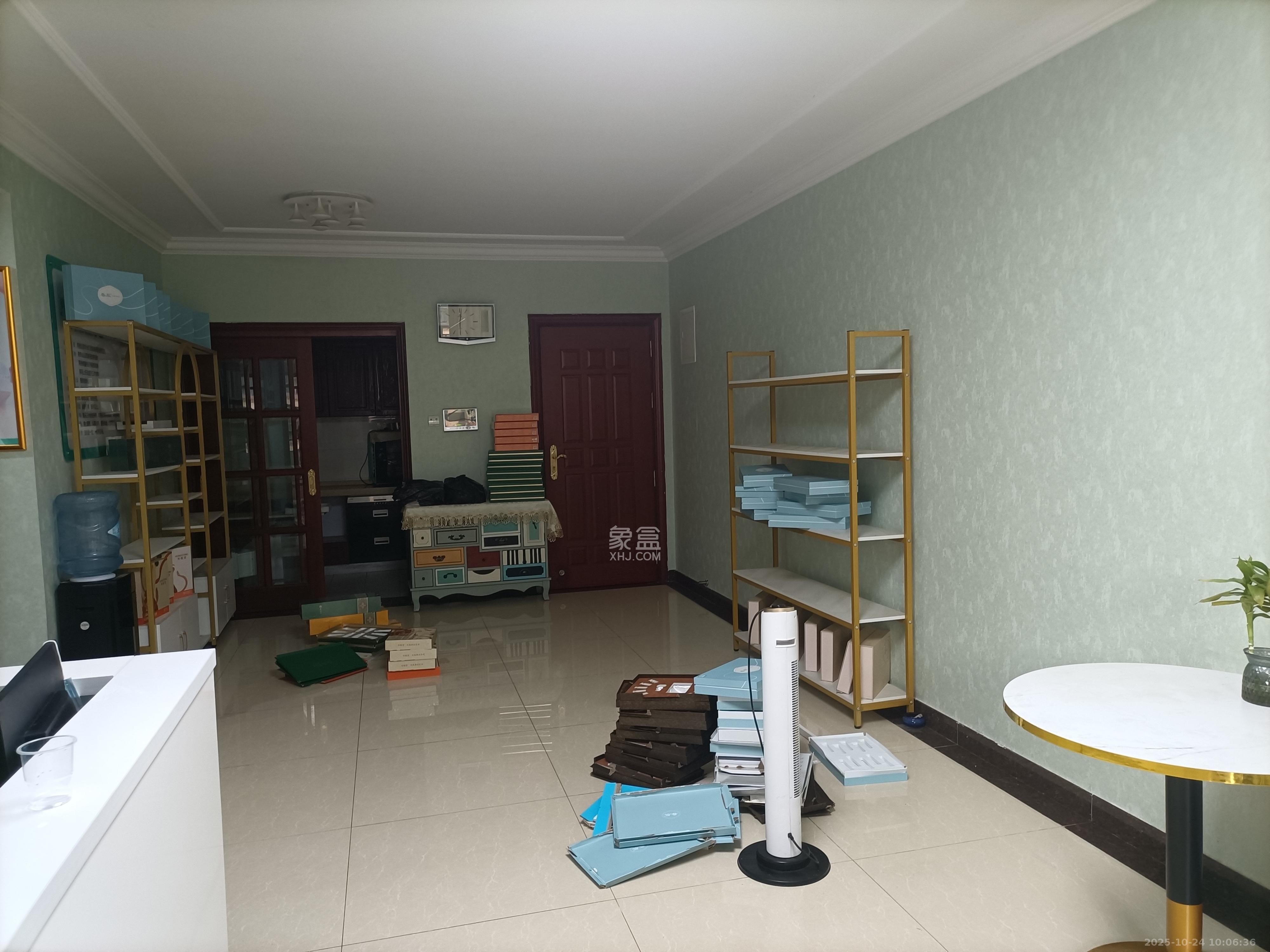 恒大绿洲  3室2厅2卫    2800.0元/月 恒大绿洲  3室2厅2卫    2800.0元/月