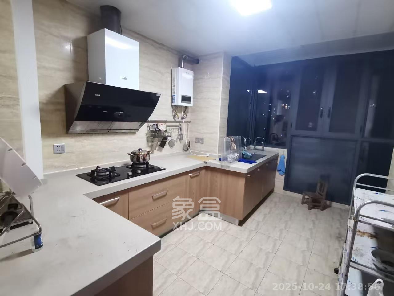 金侨城  3室2厅1卫    1600.0元/月 金侨城  3室2厅1卫    1600.0元/月室内图