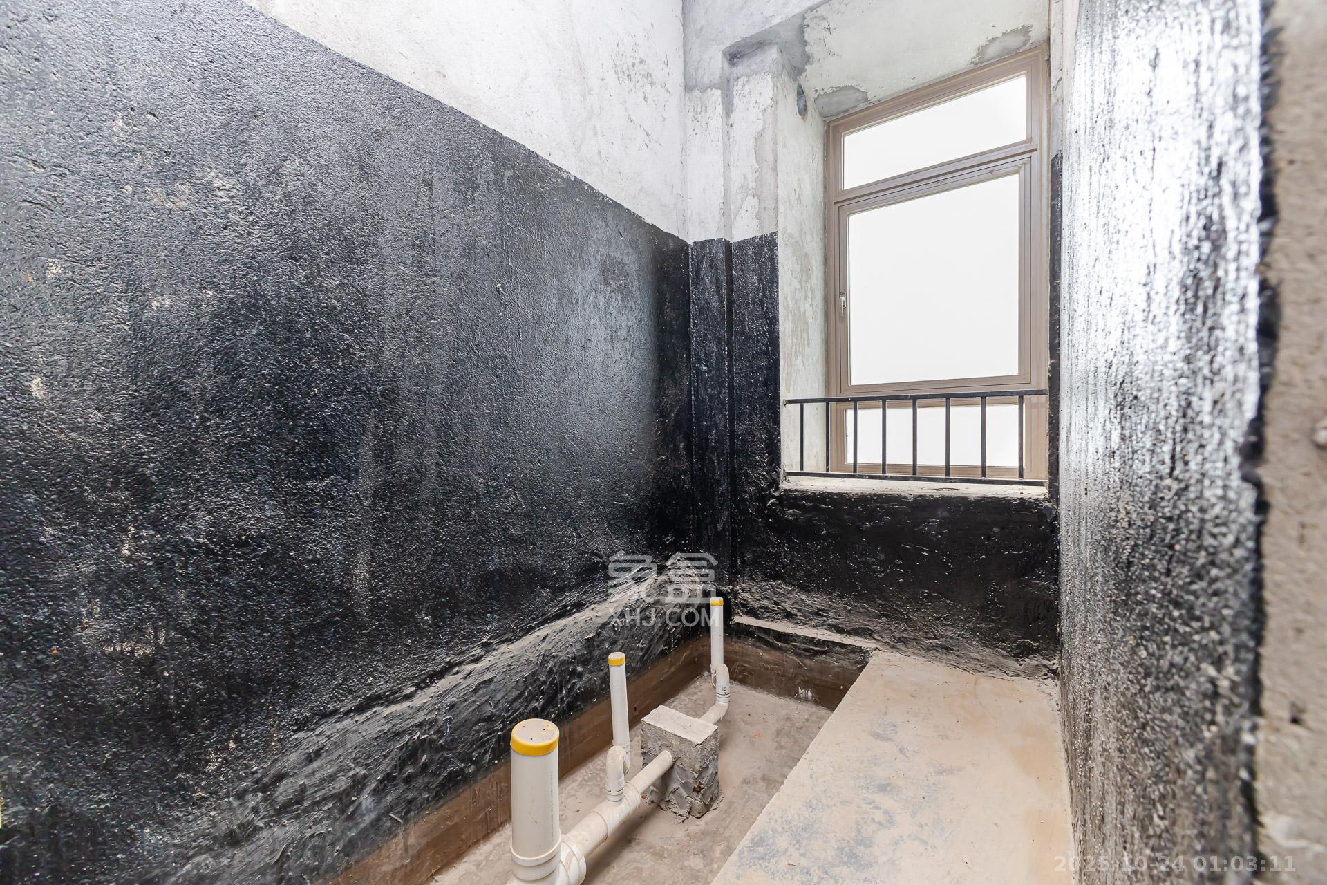 盈峰翠邸  5室2厅4卫    155.0万 盈峰翠邸  5室2厅4卫    155.0万卫生间