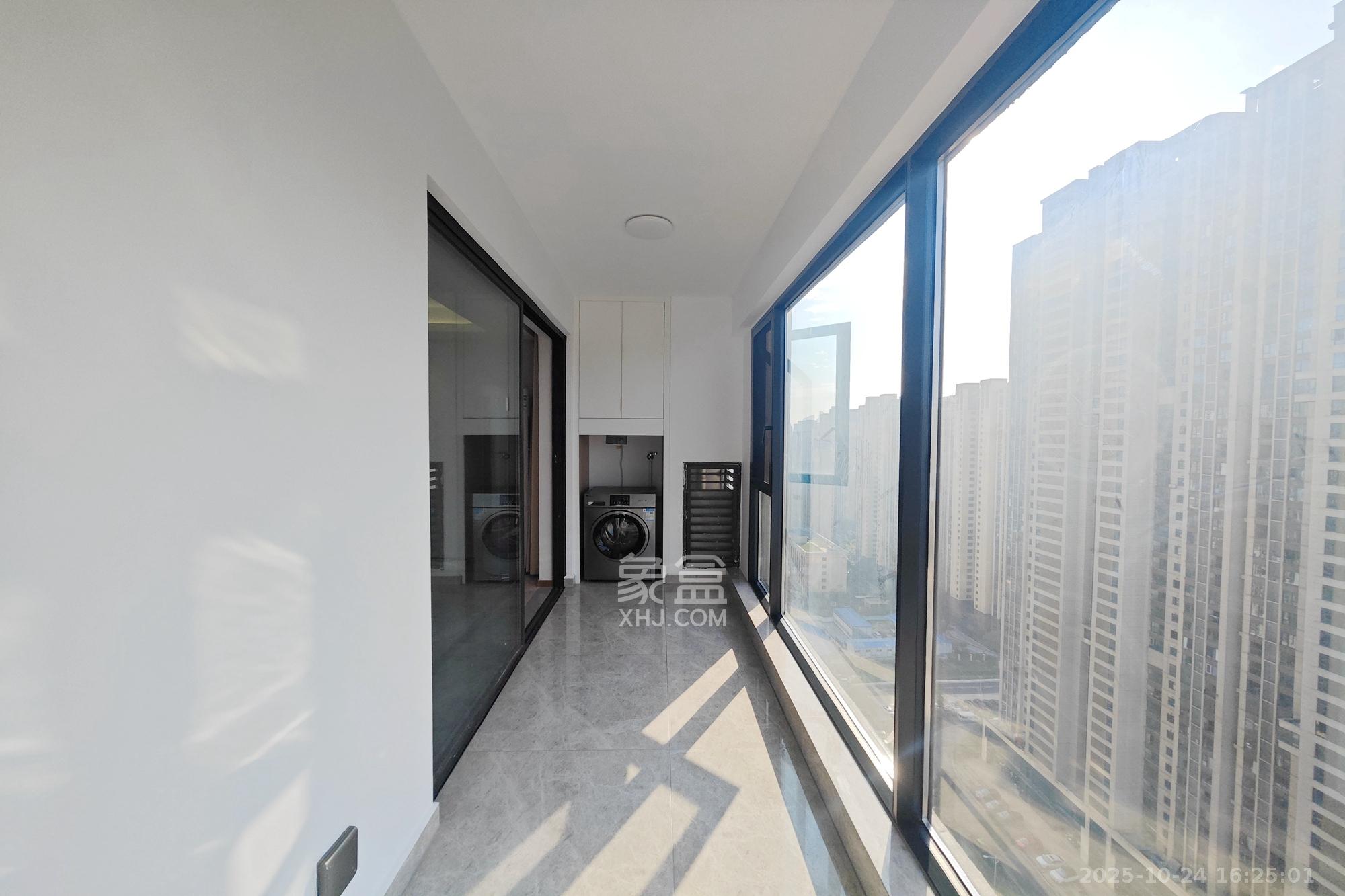 旭辉国悦府 4室2厅2卫 190.0万 旭辉国悦府 4室2厅2卫 190.0万阳台