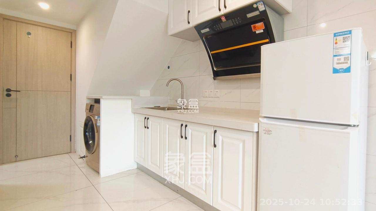 藏珑湖上公馆 1室0厅0卫 1500.0元/月 藏珑湖上公馆 1室0厅0卫 1500.0元/月室内图