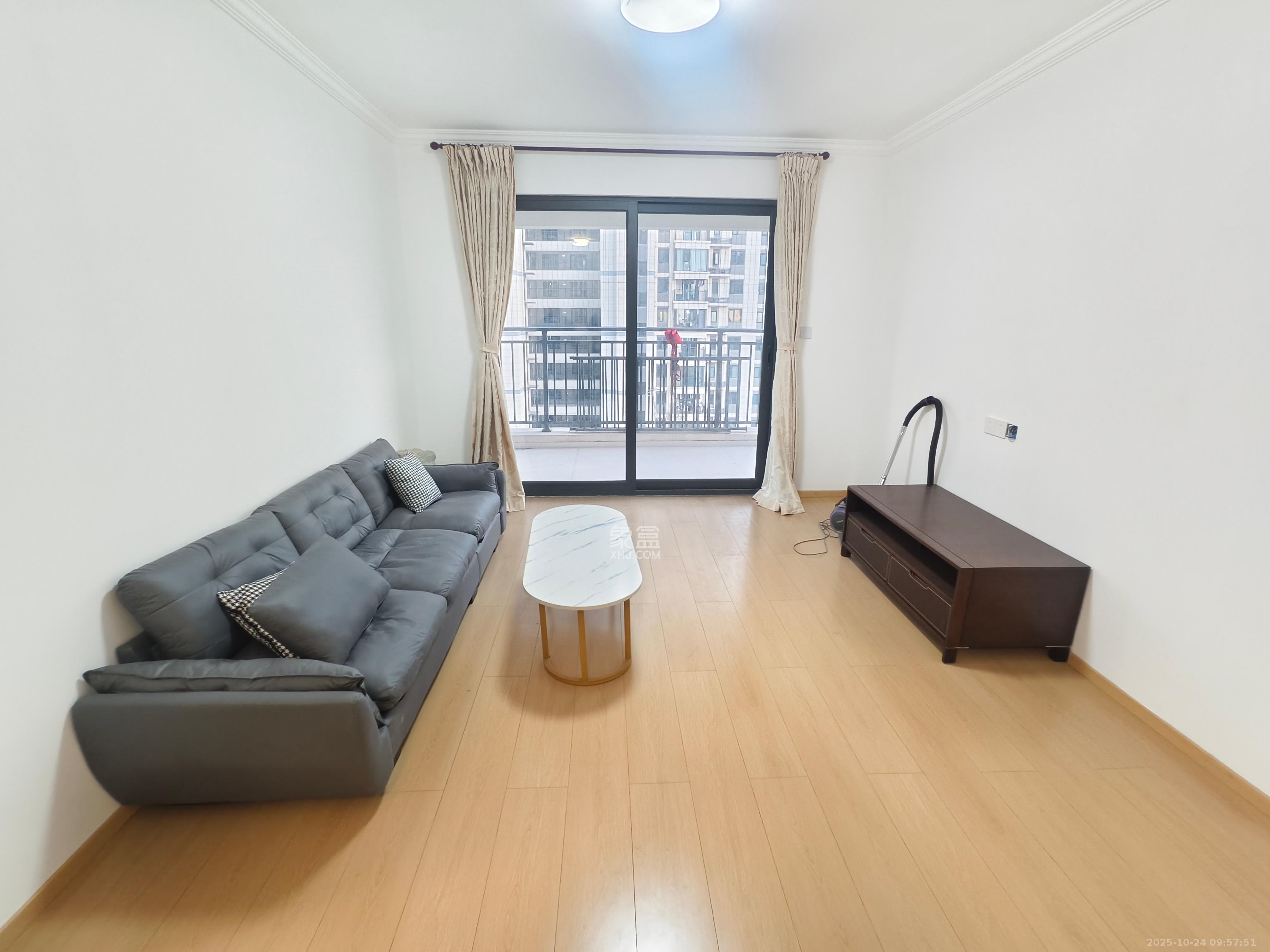 长沙北中心保利时代C区 3室2厅2卫 2300.0元/月 长沙北中心保利时代C区 3室2厅2卫 2300.0元/月室内图