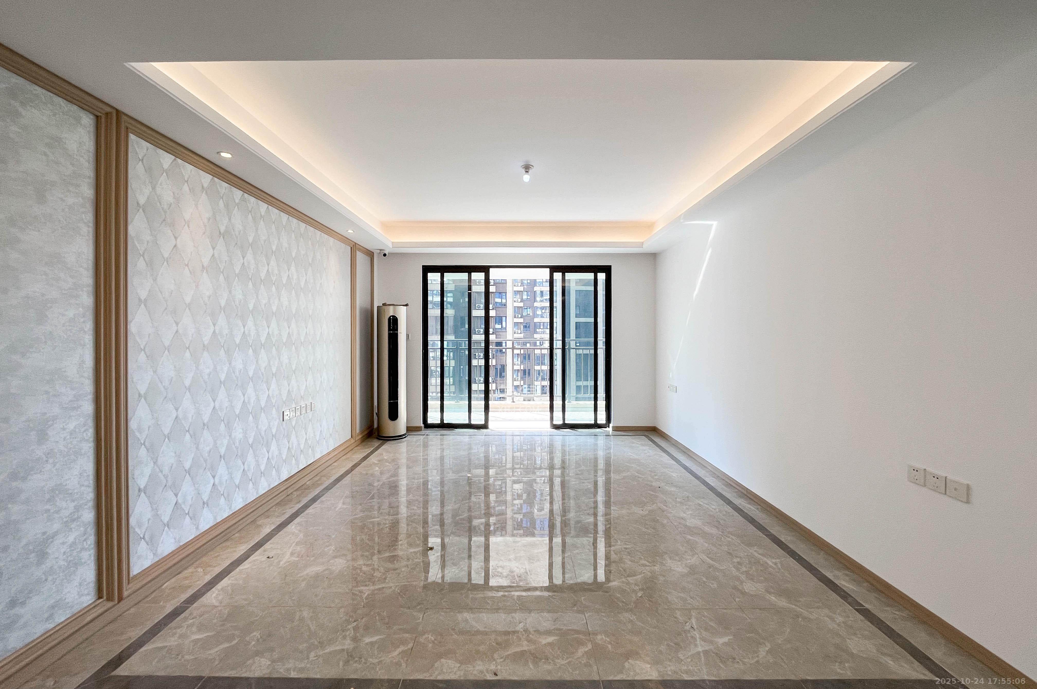 梅溪湖玺悦(新城金茂梦想玺悦) 4室2厅2卫 172.0万 梅溪湖玺悦(新城金茂梦想玺悦) 4室2厅2卫 172.0万客厅