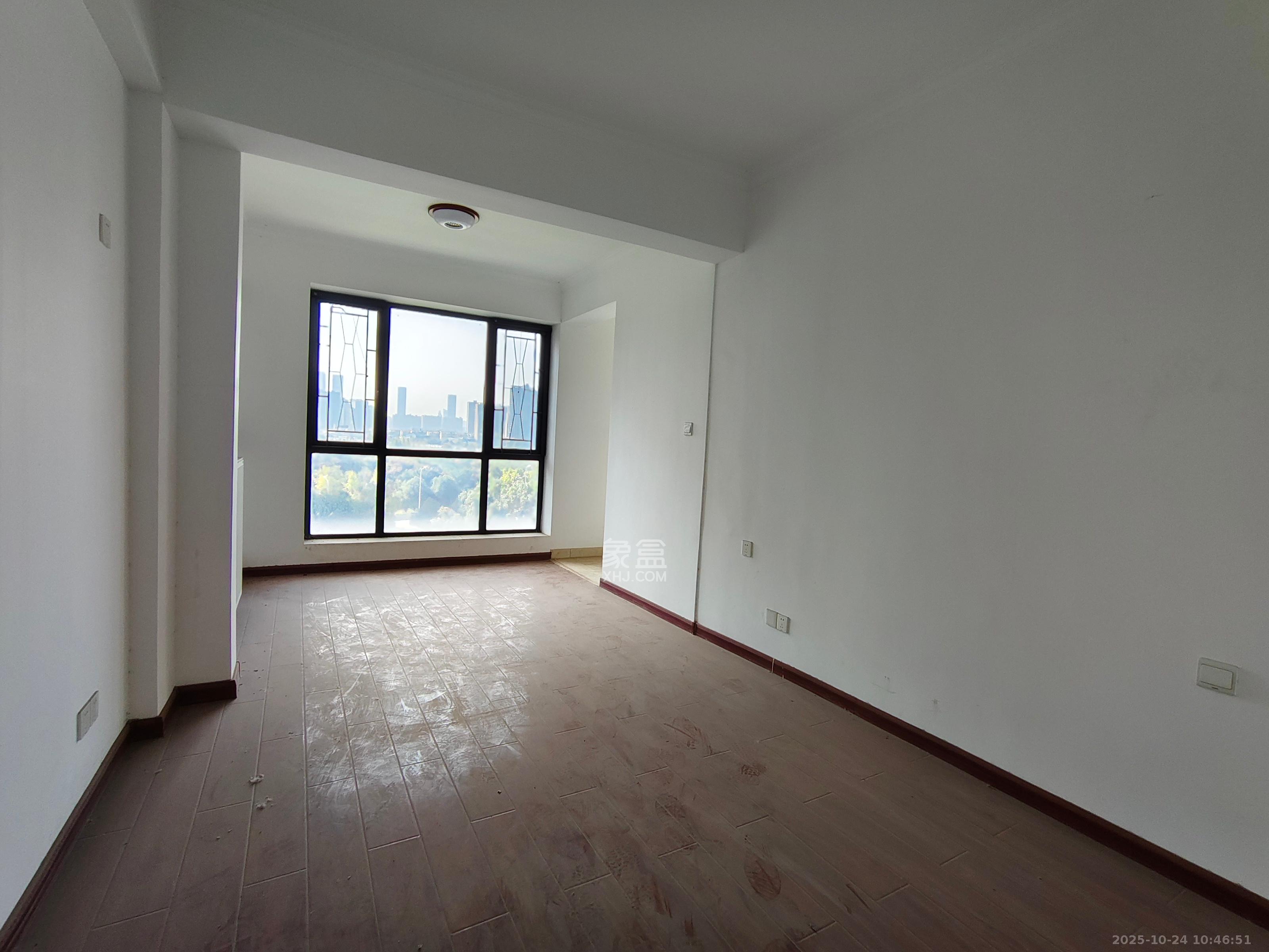 辉煌国际城一期  3室2厅2卫    2800.0元/月 辉煌国际城一期  3室2厅2卫    2800.0元/月室内图