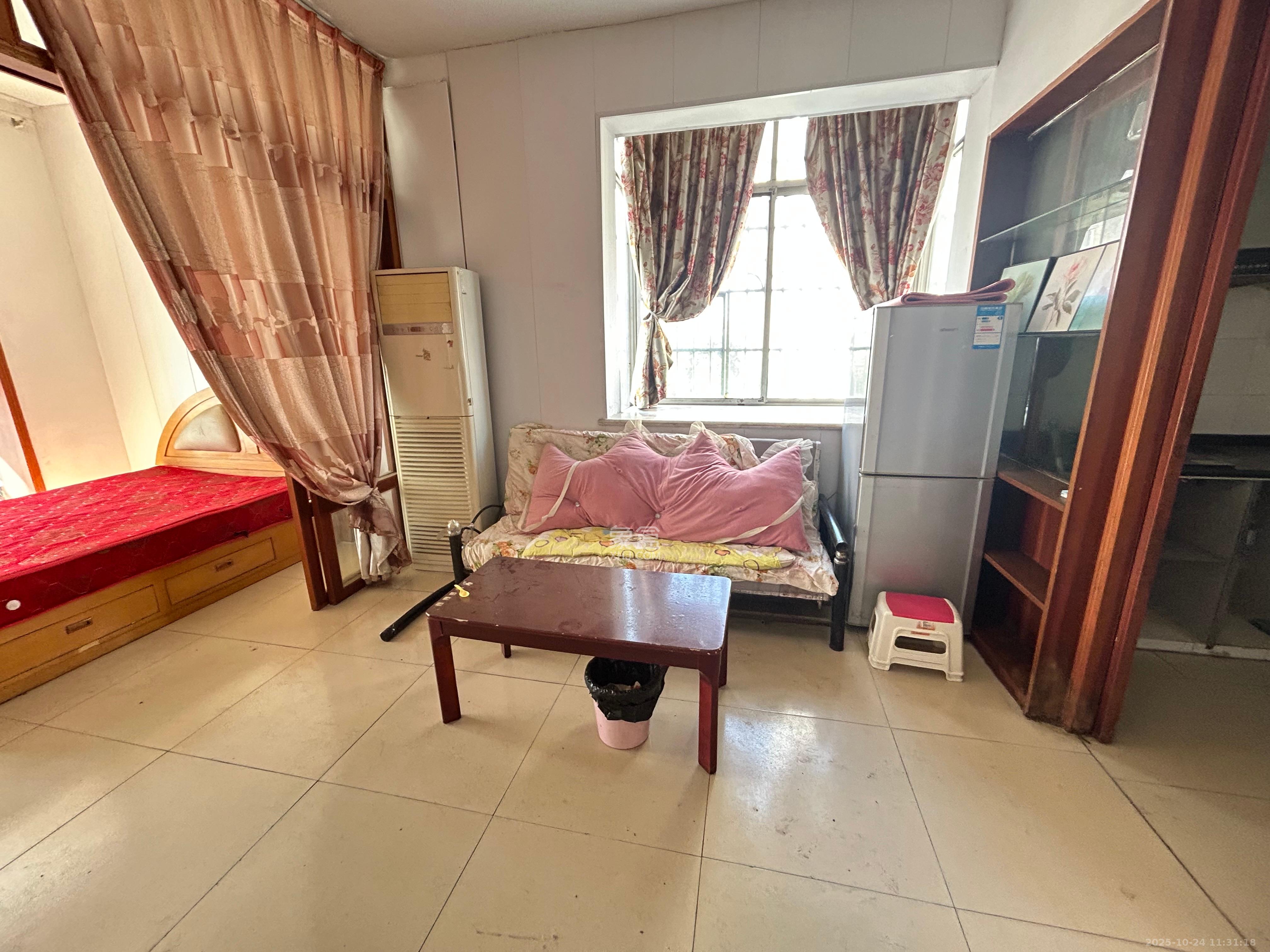 湘绣城  2室2厅1卫    1100.0元/月室内图