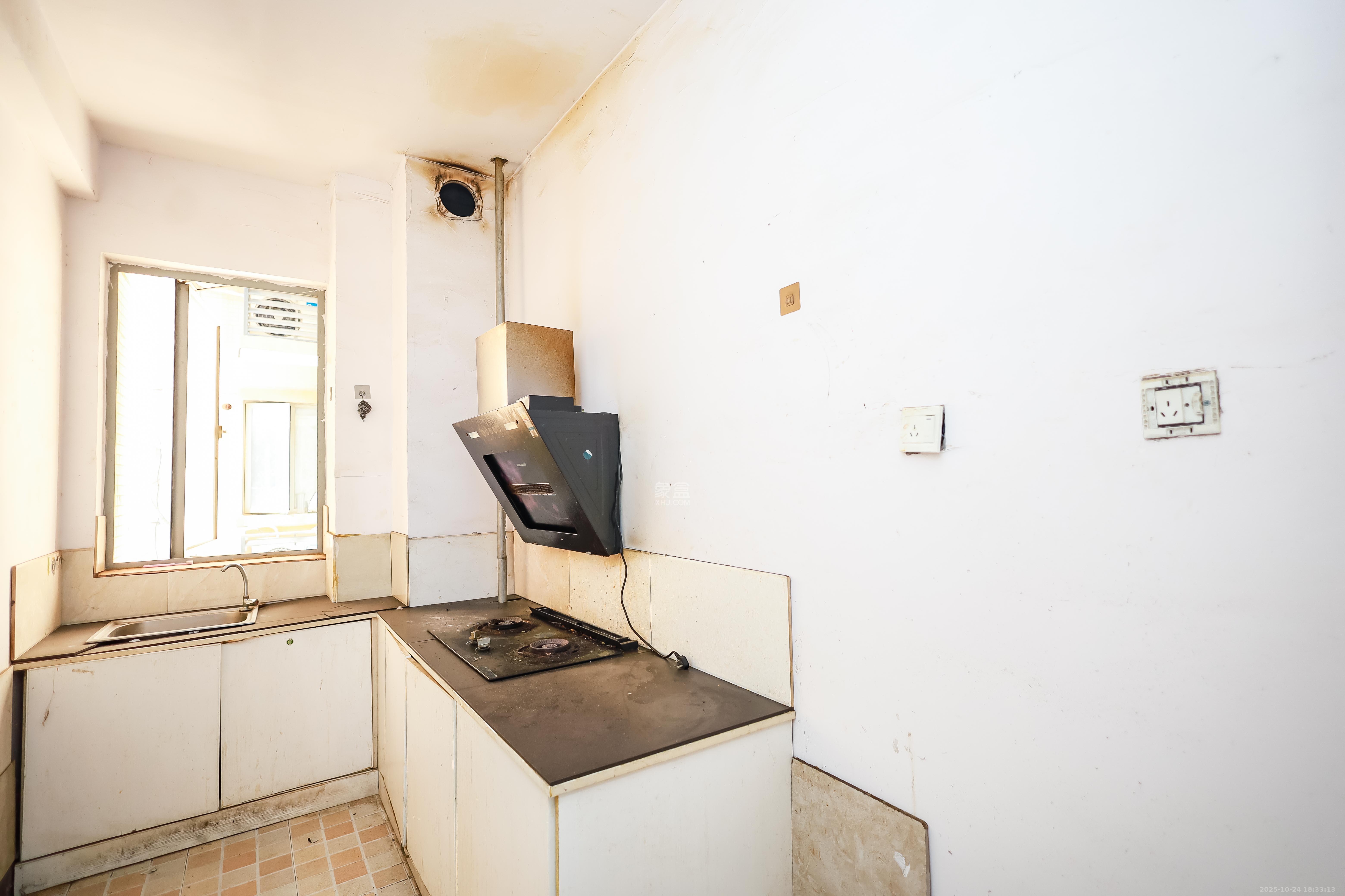 潇湘奥林匹克花园  4室2厅2卫    120.0万厨房