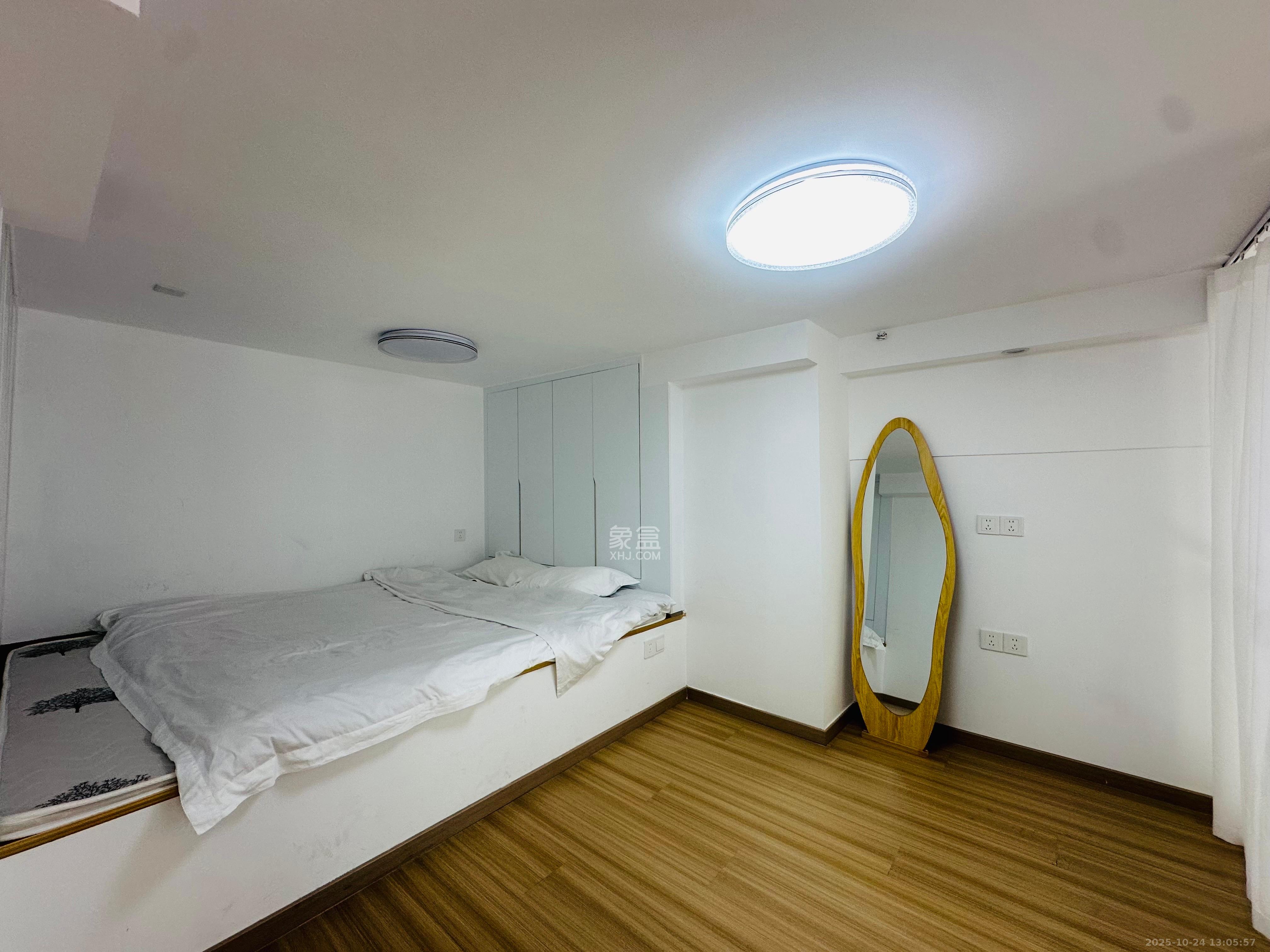 卓越中寰 2室1厅1卫 2300.0元/月 卓越中寰 2室1厅1卫 2300.0元/月室内图