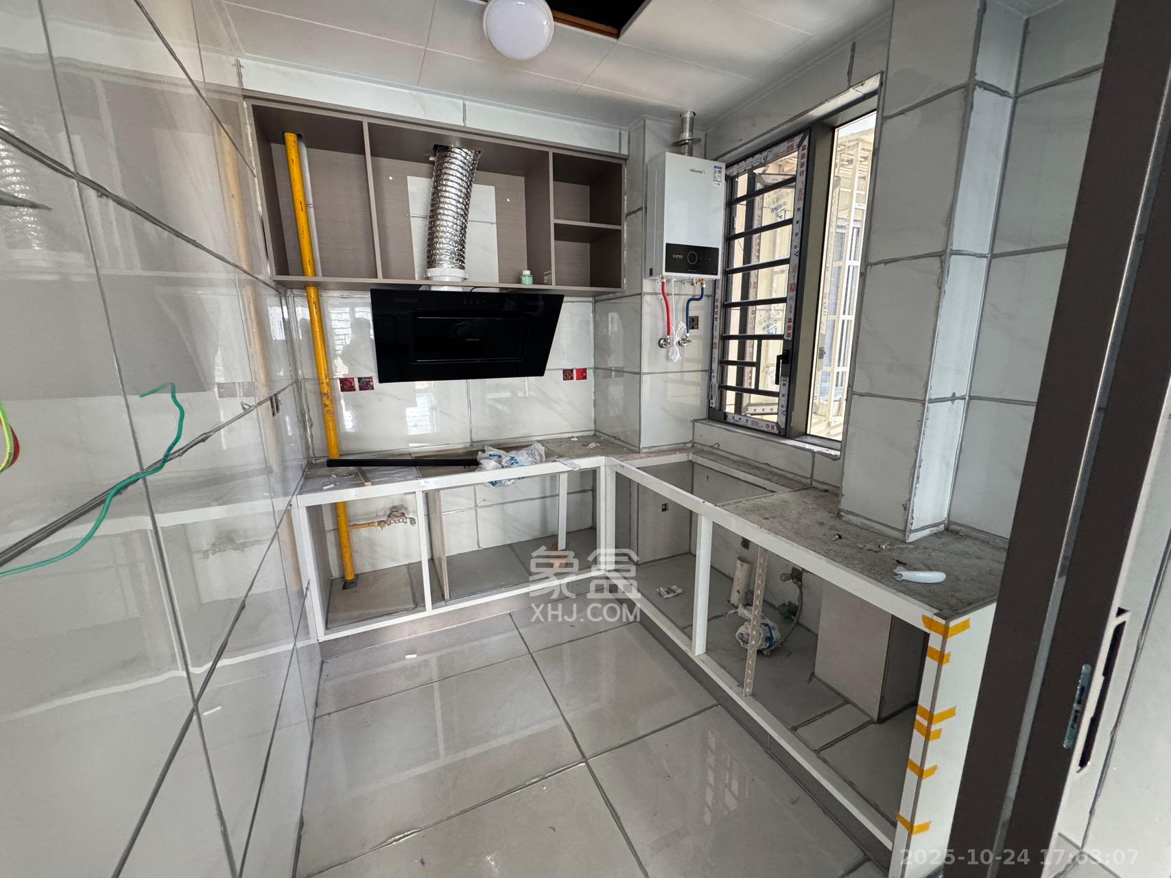 和景家园二期  2室1厅1卫    2000.0元/月室内图