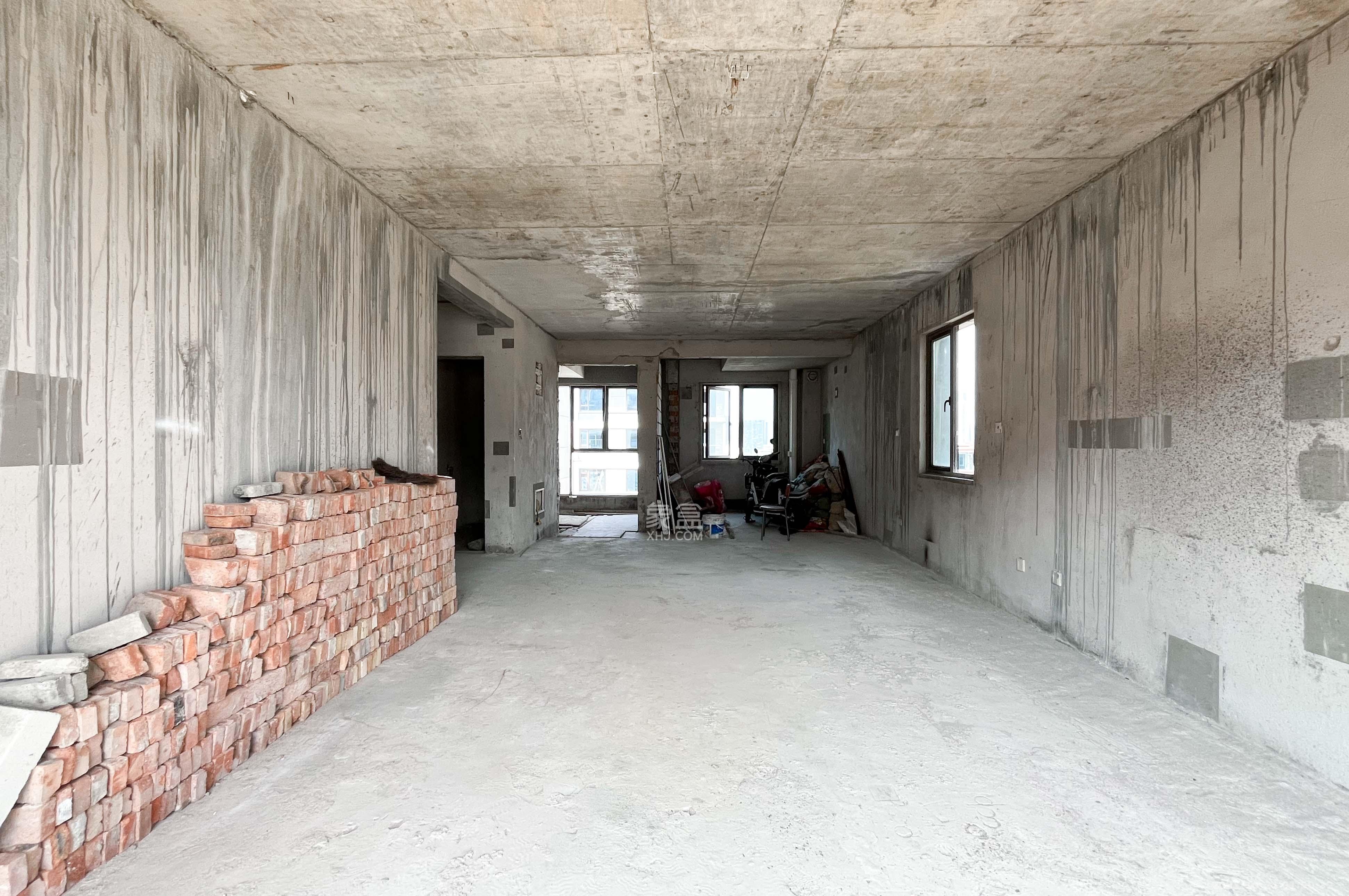 祥源森林之光  5室2厅3卫    288.0万客厅