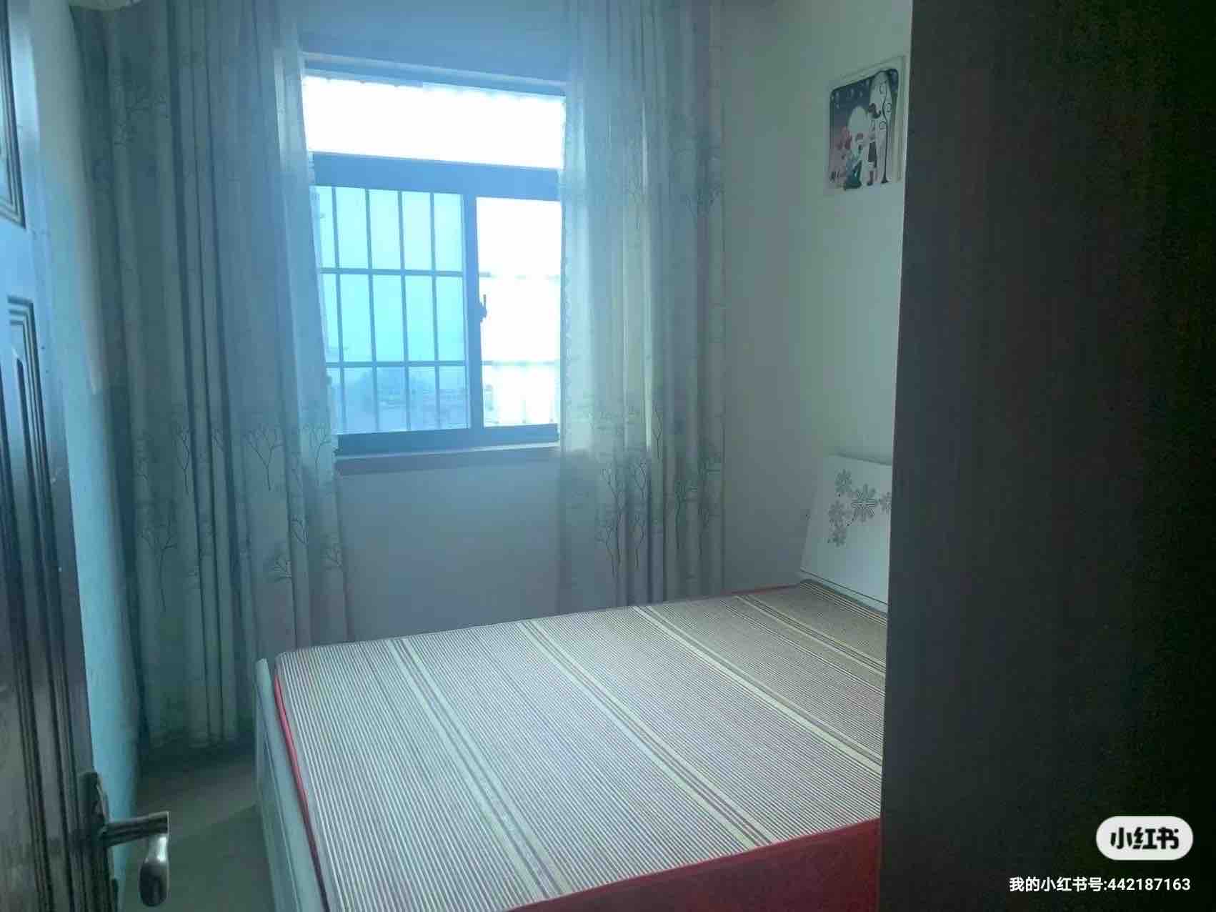 辉煌大厦  3室2厅2卫    1700.0元/月