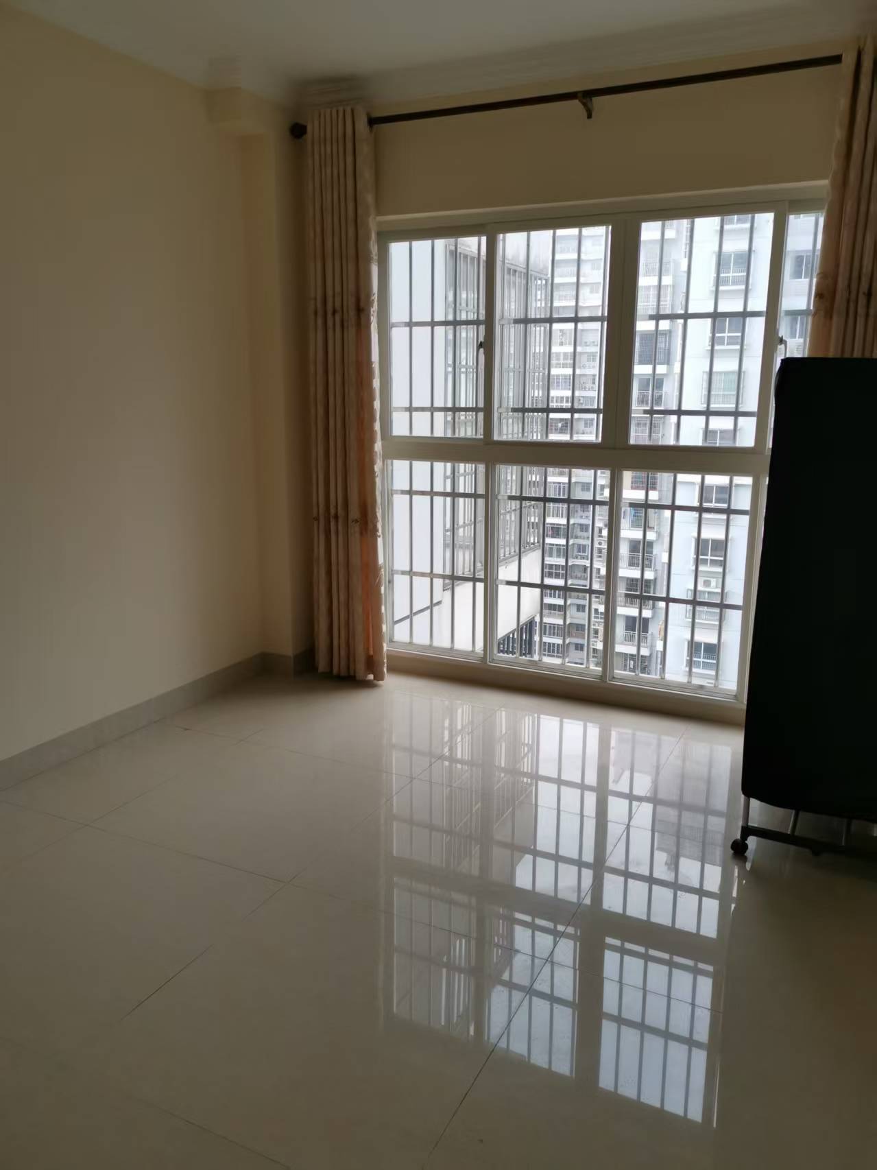 海航城  4室2厅2卫    4500.0元/月室内图