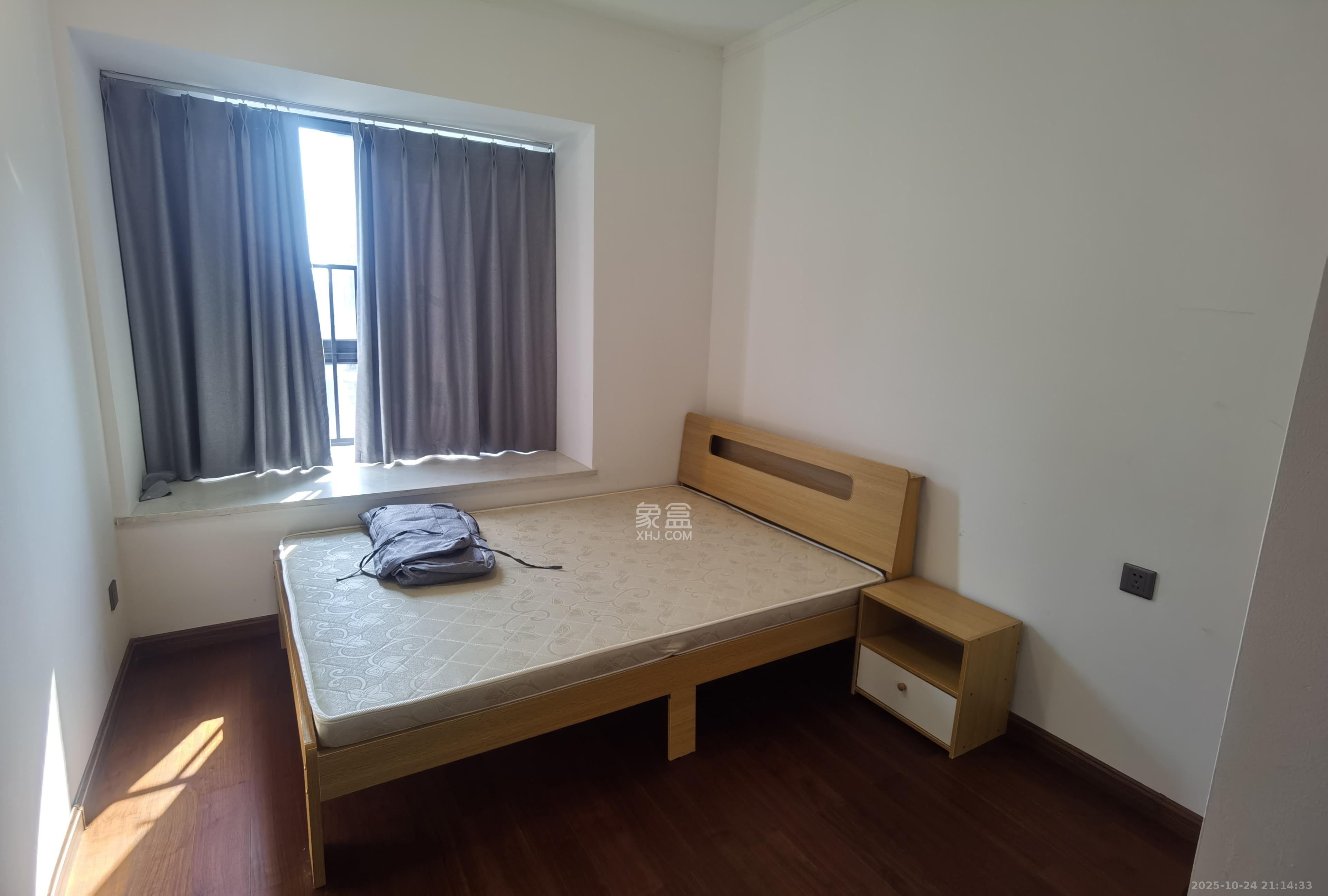 招商雍山湖  4室2厅2卫    3500.0元/月室内图