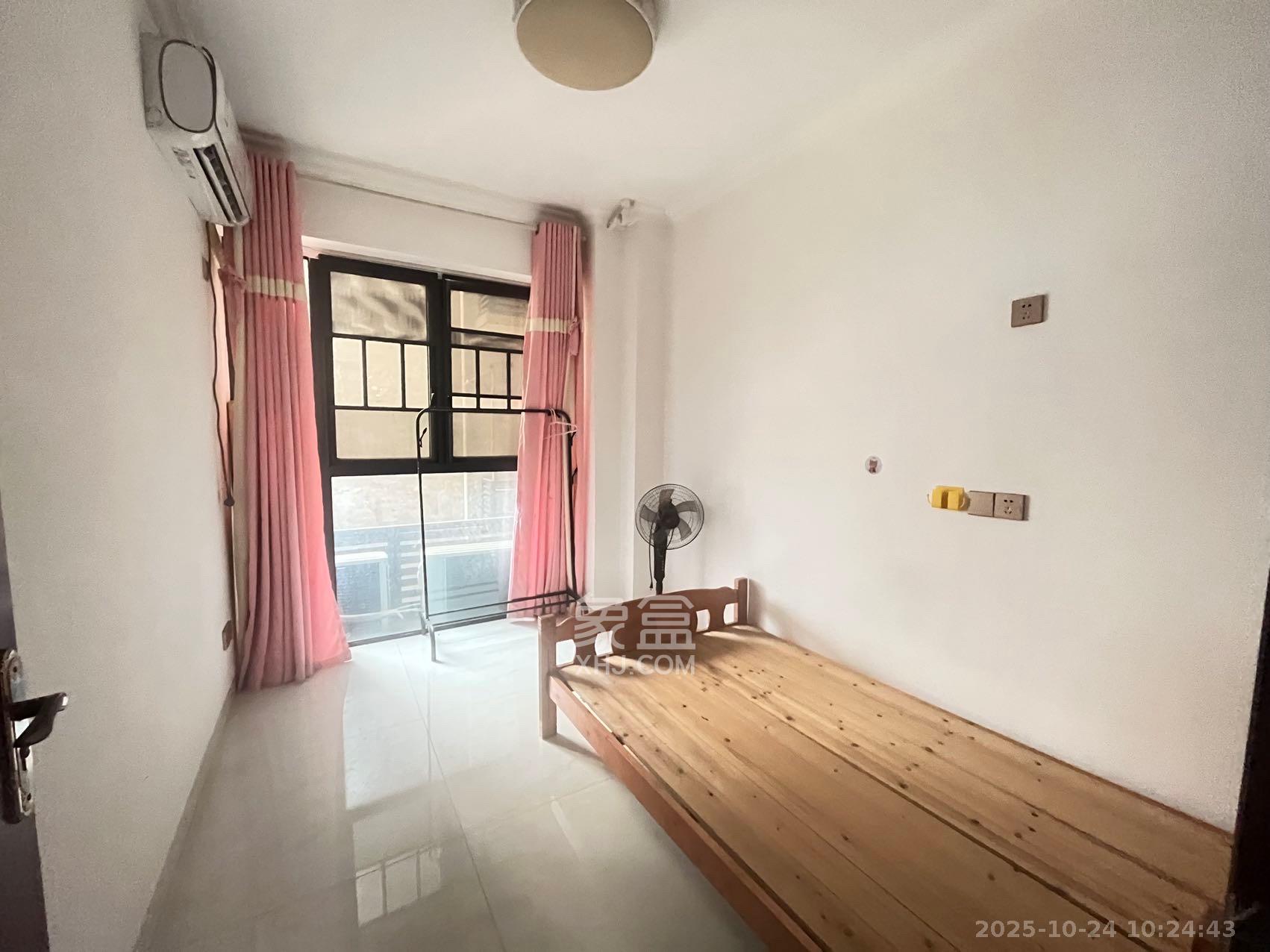 中南红领邦(红星嘉和苑) 3室2厅1卫 1800.0元/月 中南红领邦(红星嘉和苑) 3室2厅1卫 1800.0元/月室内图