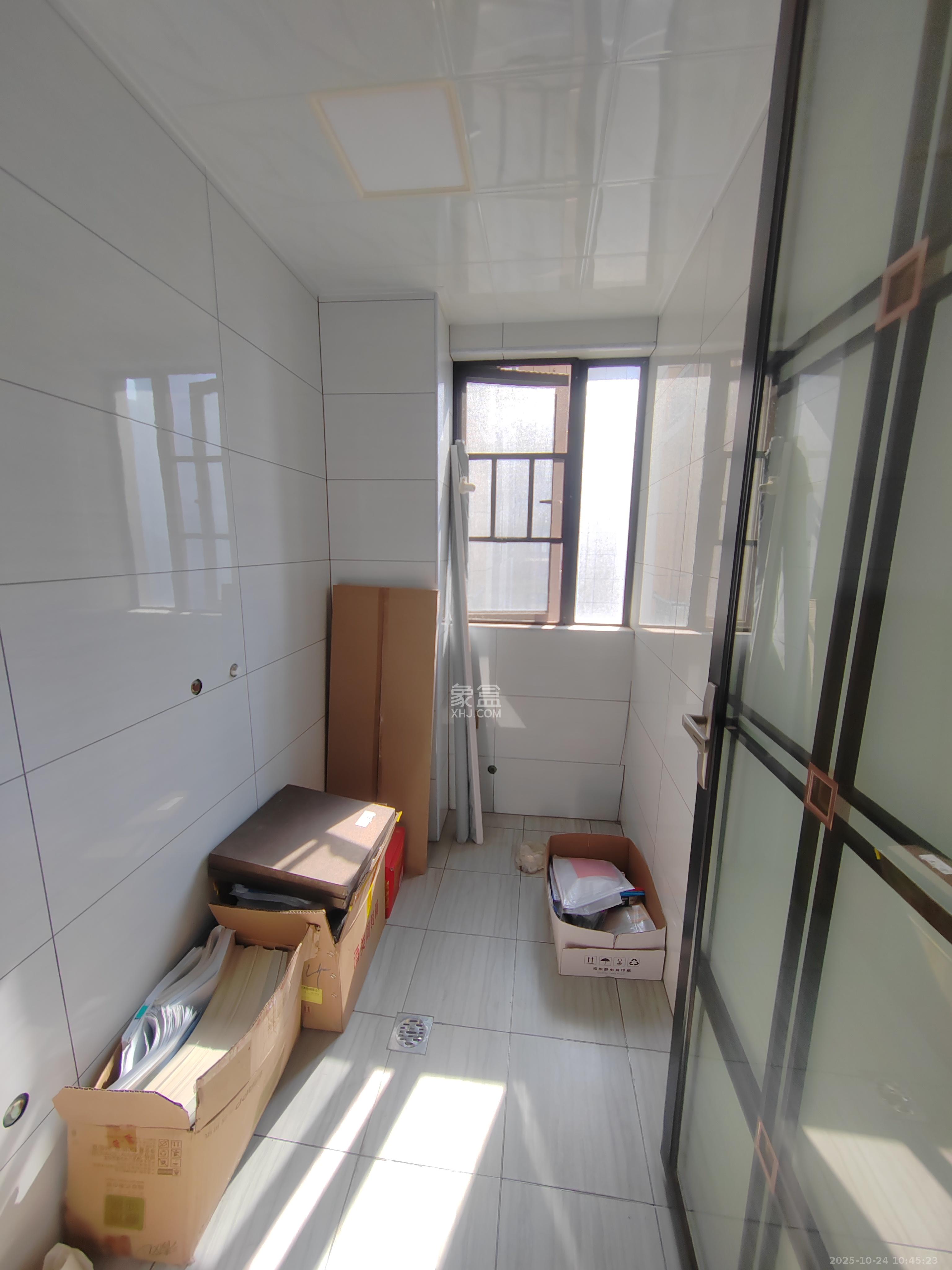 中国铁建梅溪青秀二期  3室2厅2卫    2600.0元/月室内图