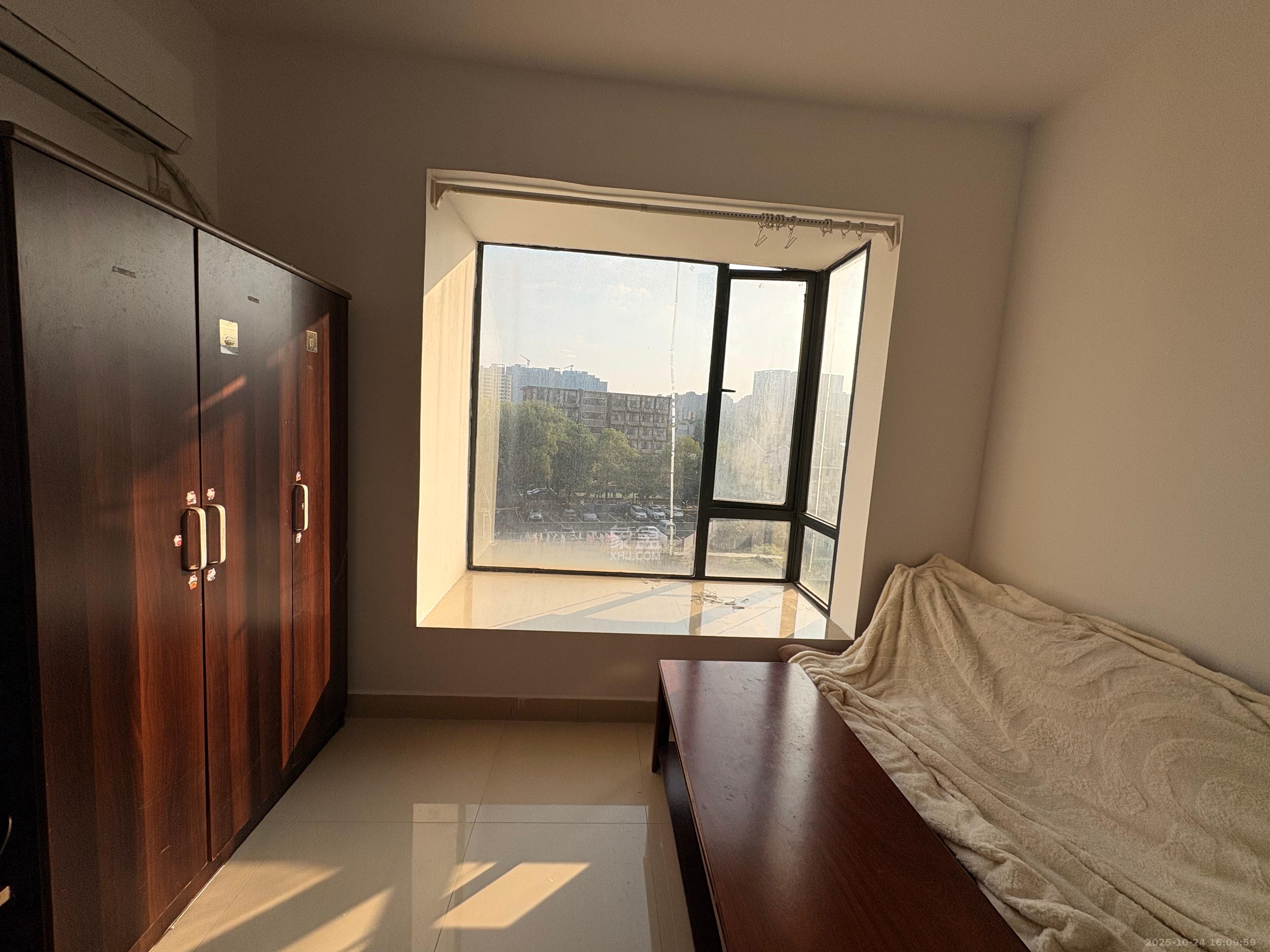 高升金典  1室2厅1卫    1500.0元/月