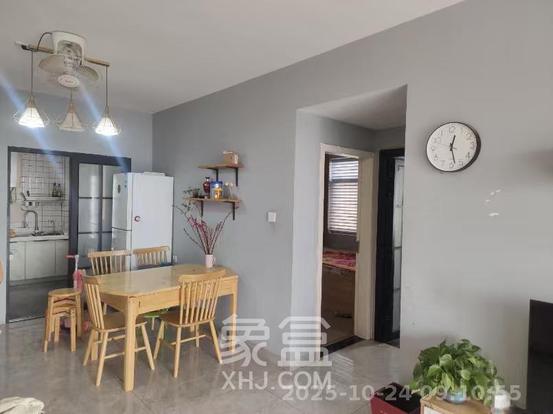 星城新宇川河苑  2室1厅1卫    1700.0元/月 星城新宇川河苑  2室1厅1卫    1700.0元/月室内图