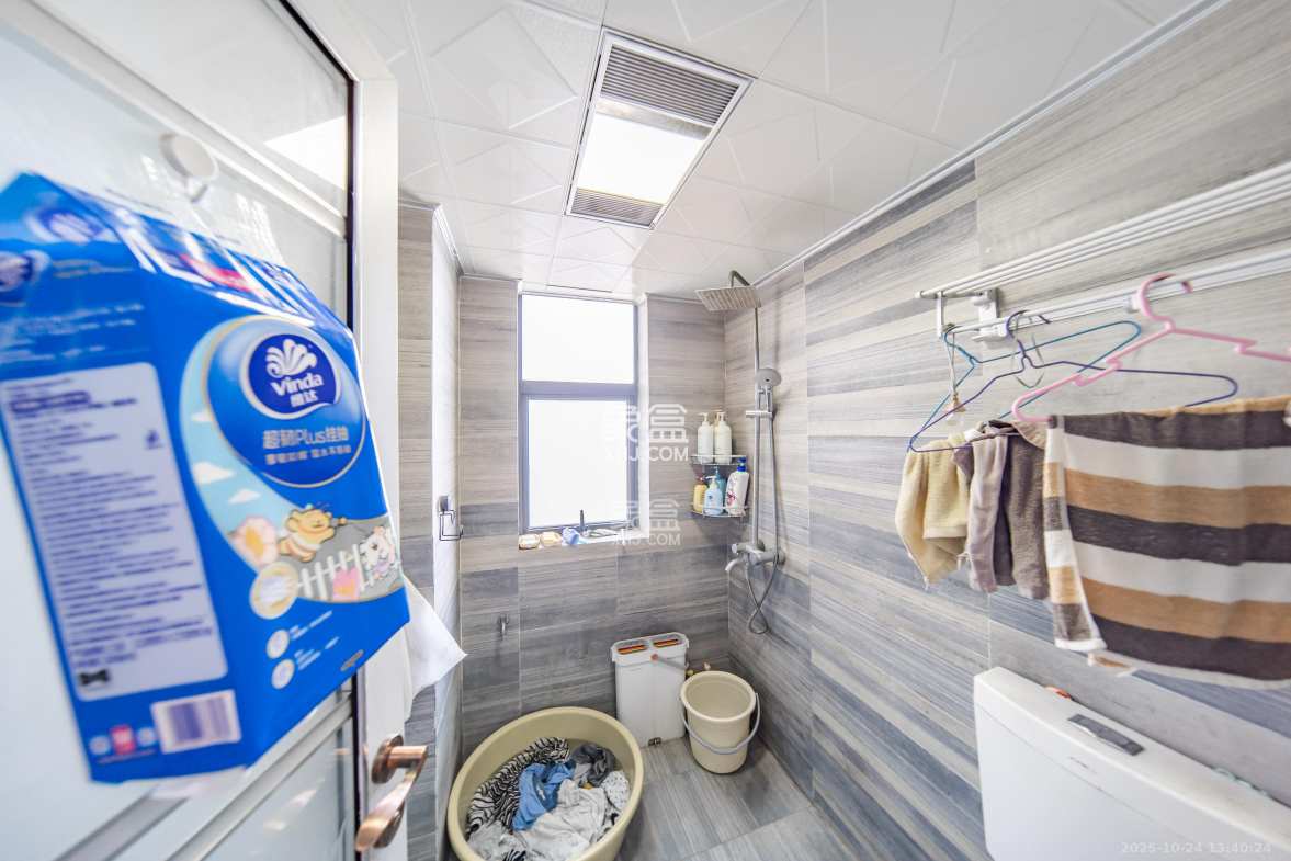 兰亭湾畔 3室2厅1卫 83.0万 兰亭湾畔 3室2厅1卫 83.0万卫生间