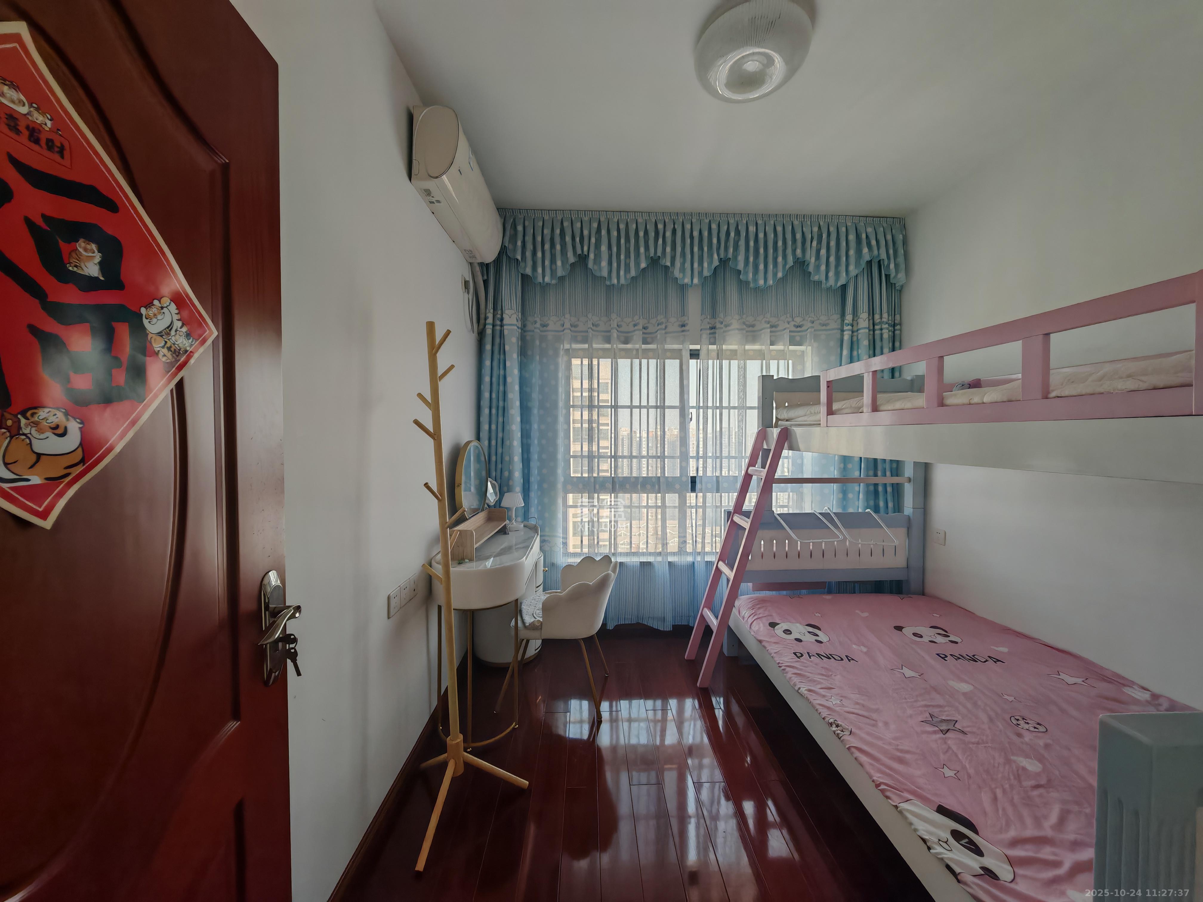 花样年华 4室2厅1卫 2100.0元/月 花样年华 4室2厅1卫 2100.0元/月室内图