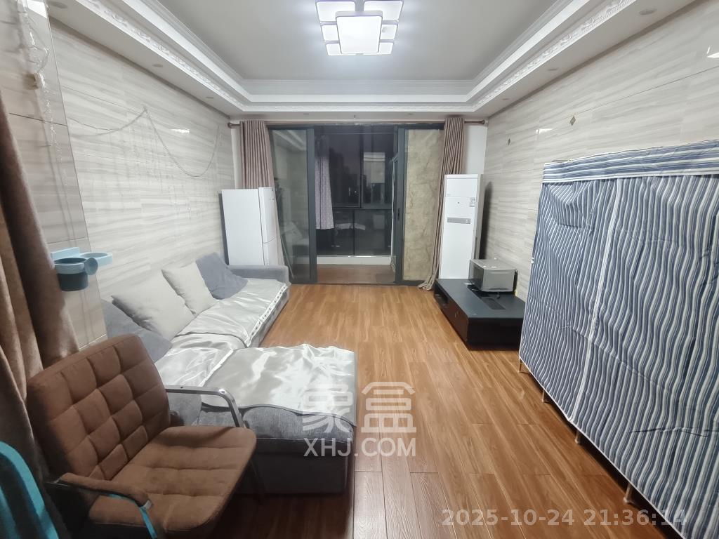 阳光100三期  1室1厅1卫    1600.0元/月室内图