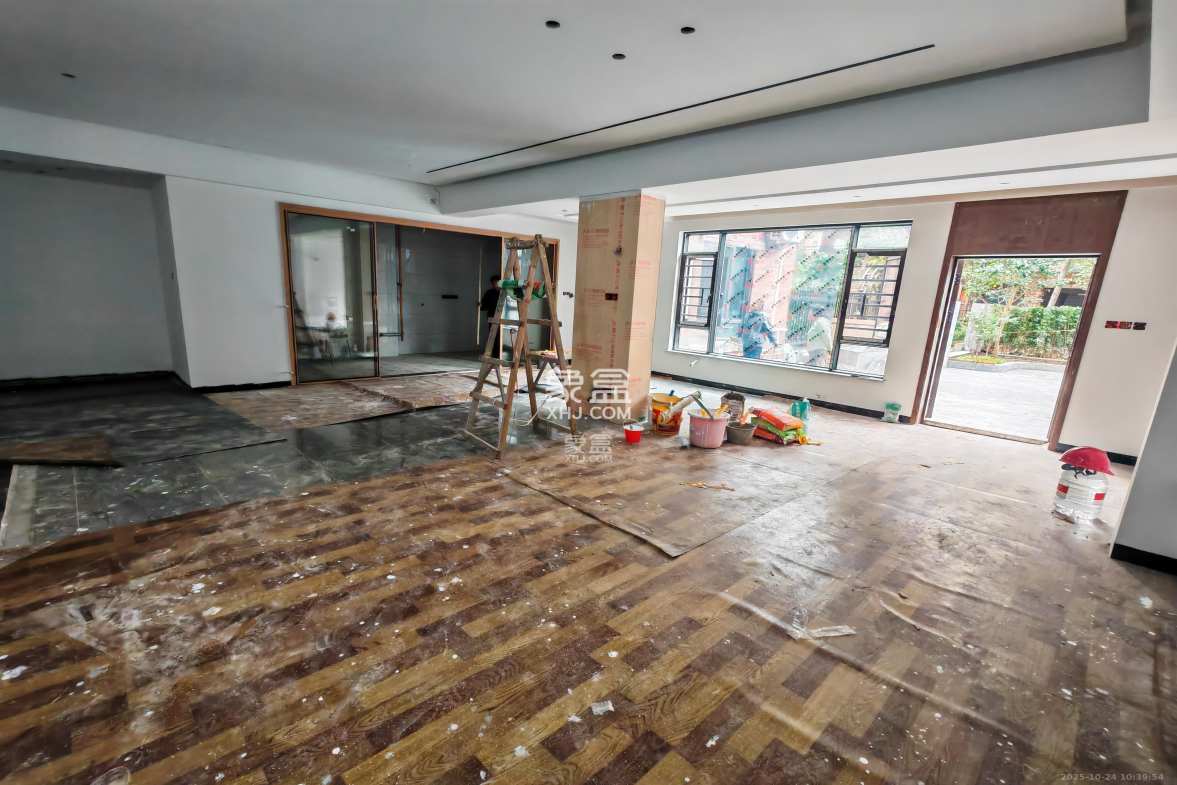 中冶中央公园  5室2厅2卫    5500.0元/月 中冶中央公园  5室2厅2卫    5500.0元/月室内图